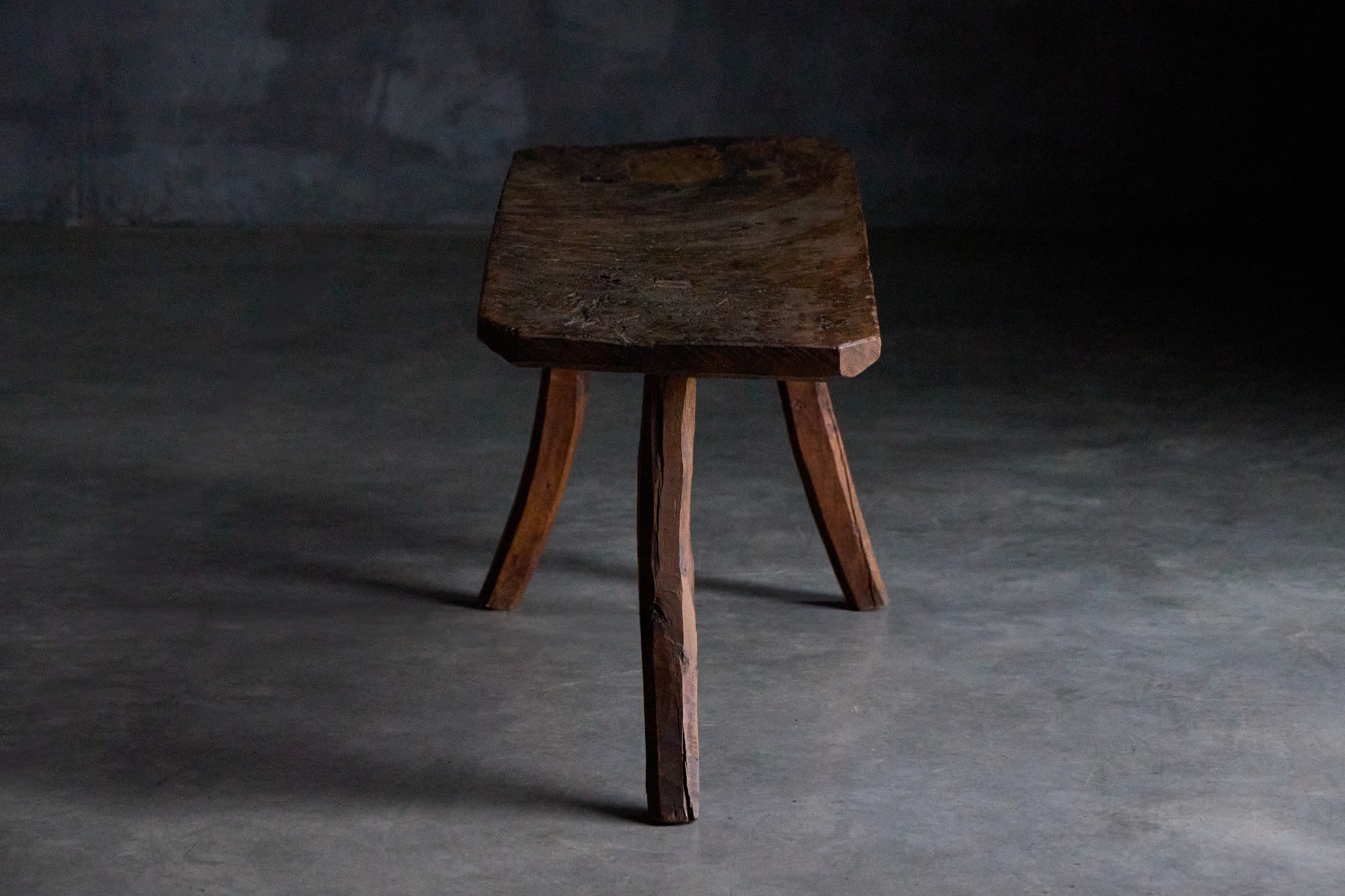 Primitive country side table with tripod base