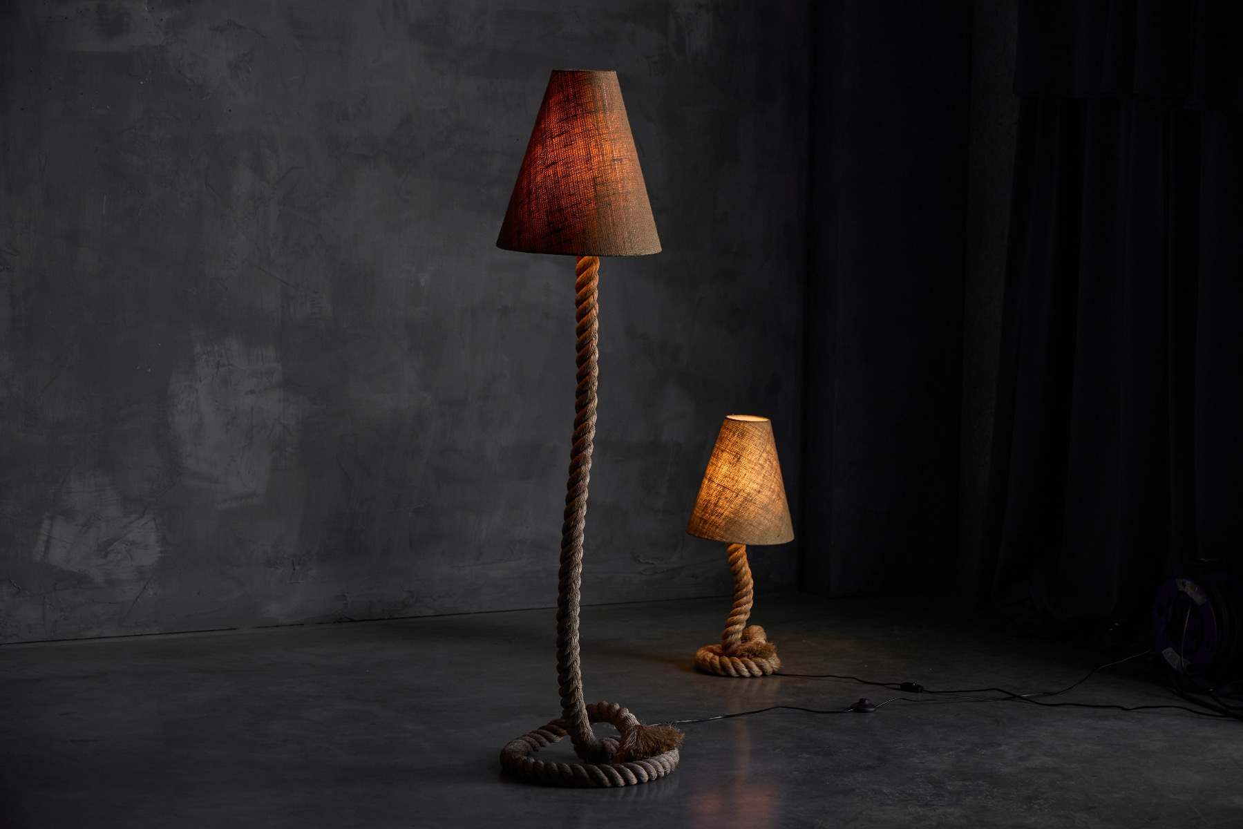 Rustic floor lamp combining rope base and jute shade