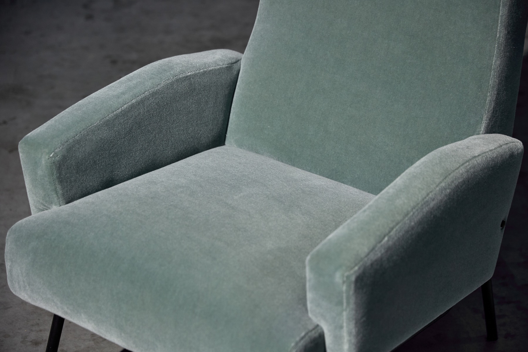 Collectible mid century lounge chairs inspired by Rinaldi