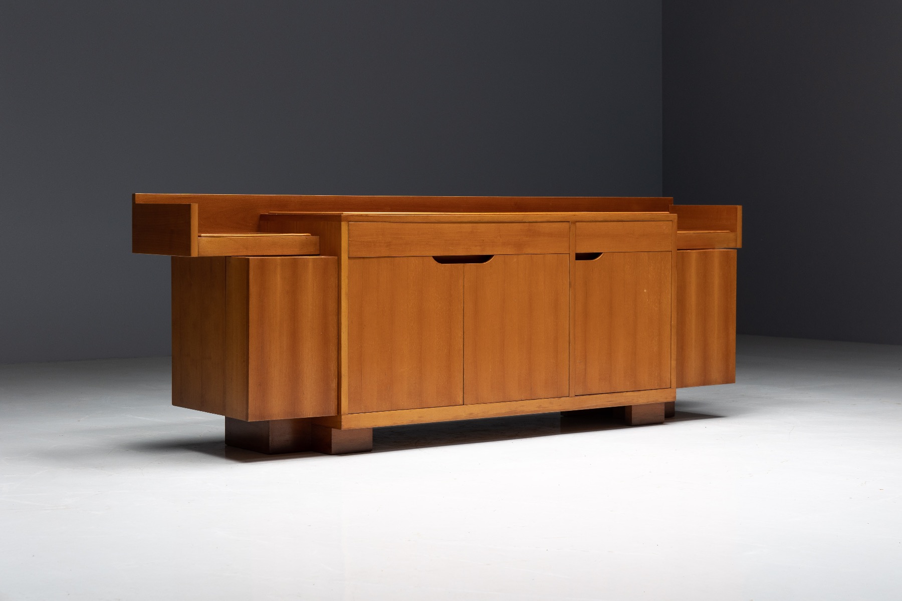 Sculptural Italian sideboard 1970s