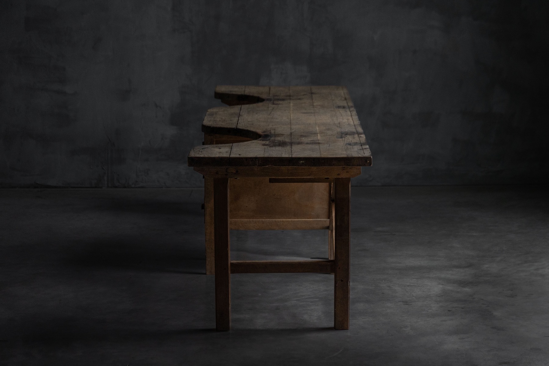 Heritage wooden workbench for fine craftsmanship
