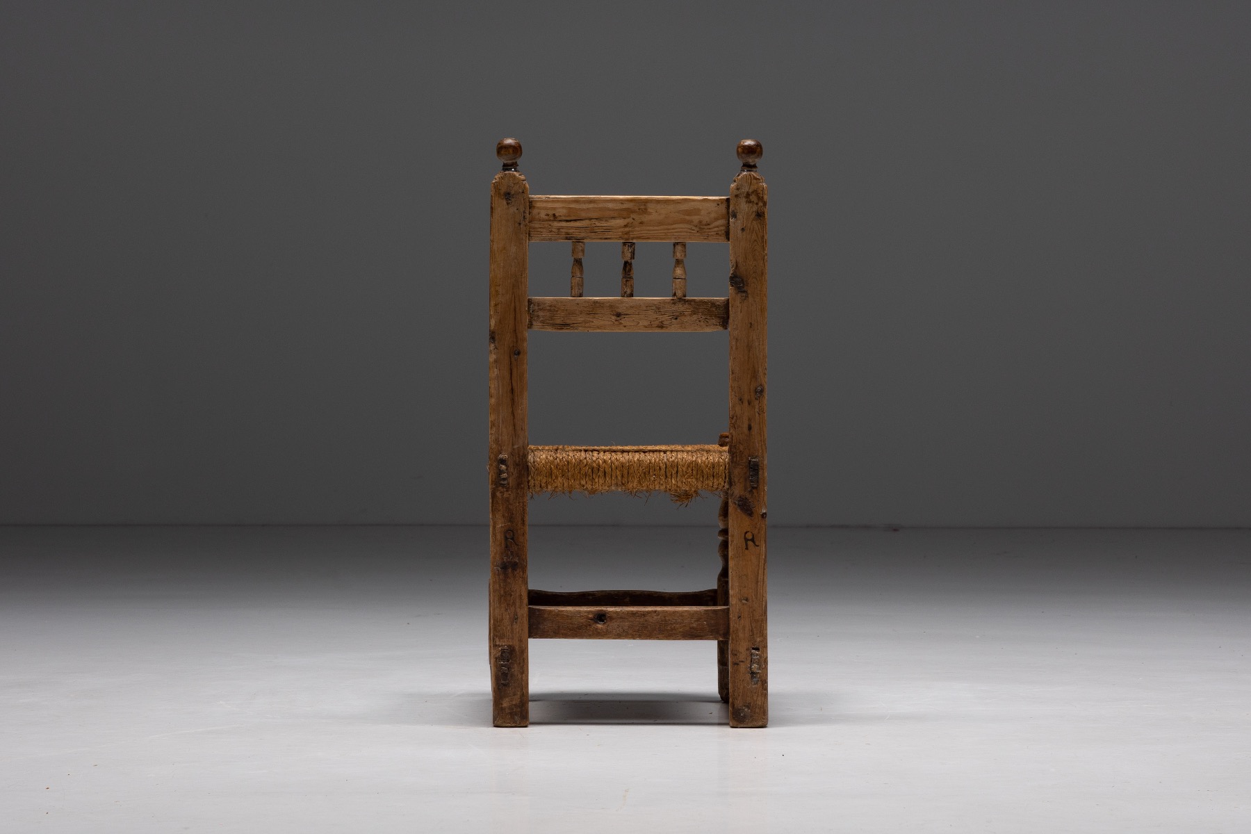 Vintage rural dining chairs in straw style