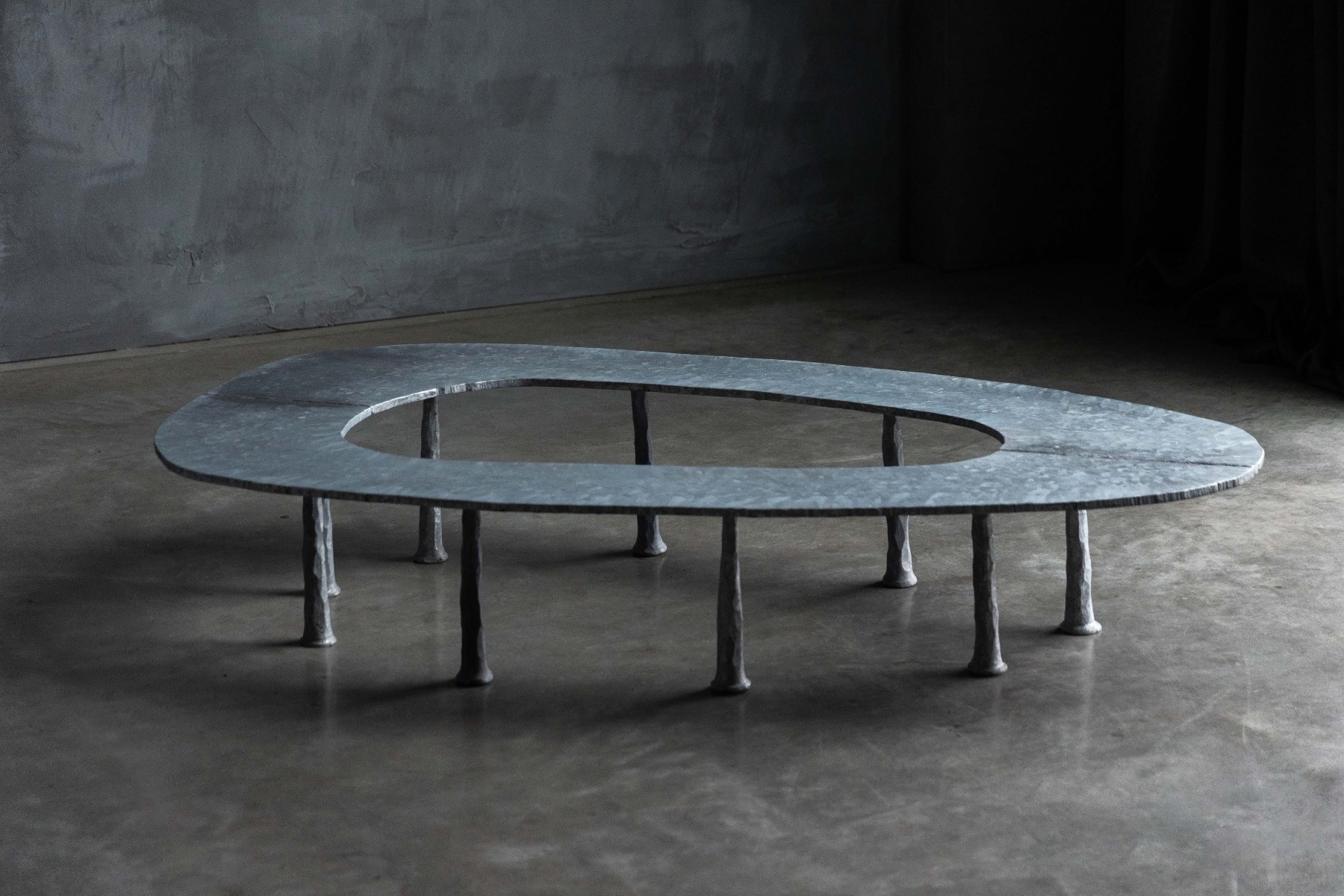 Architectural Galva Elipse design table
