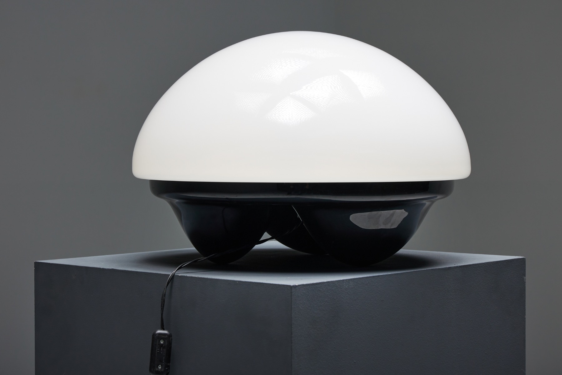 Collectible Artemide Platea lamp from the 1960s