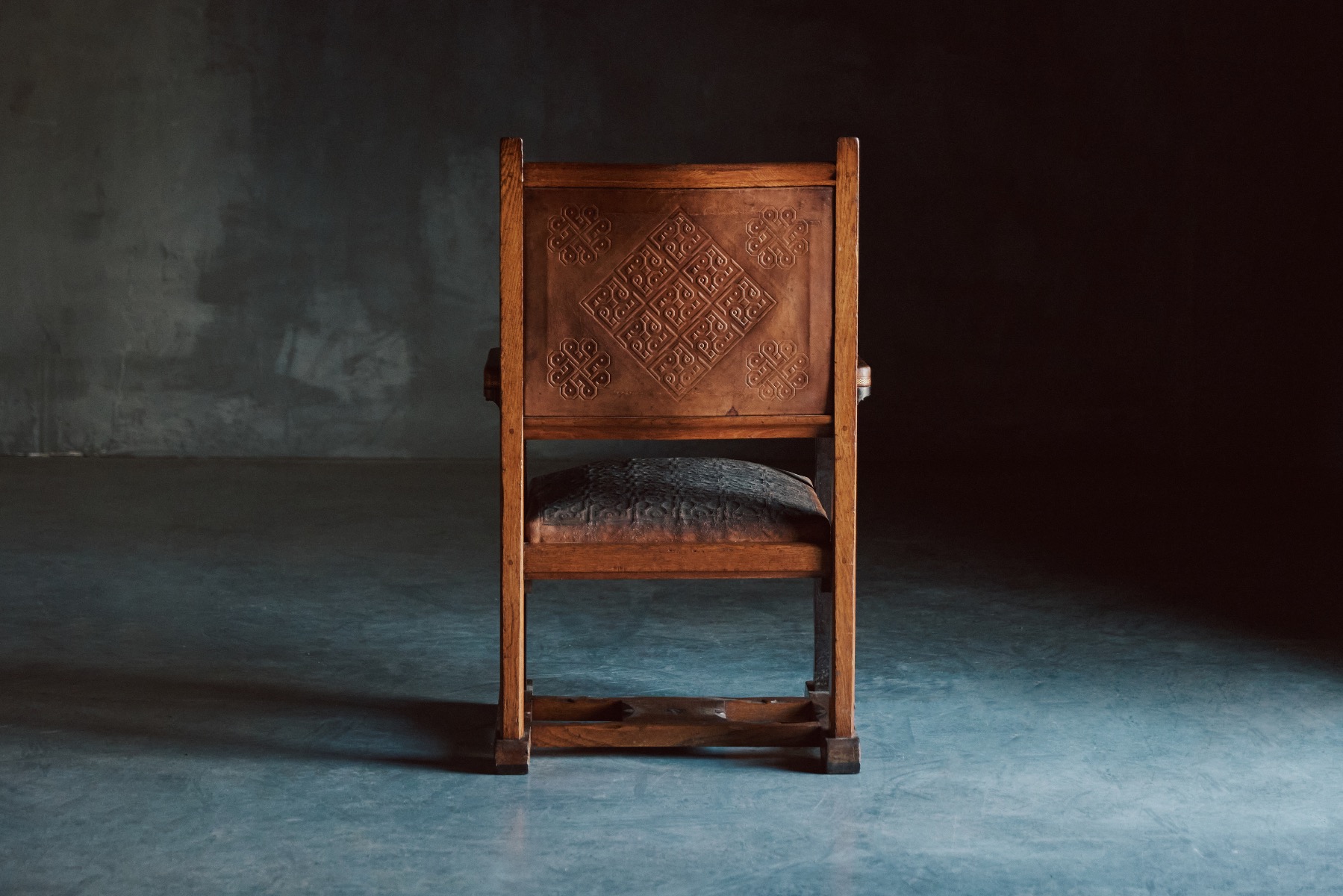 Collectible Lion Cachet armchair Amsterdam School from the 1920s