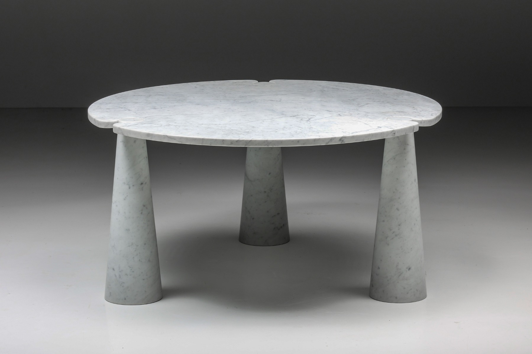 Collectible Eros marble table by Angelo Mangiarotti from the 1970s
