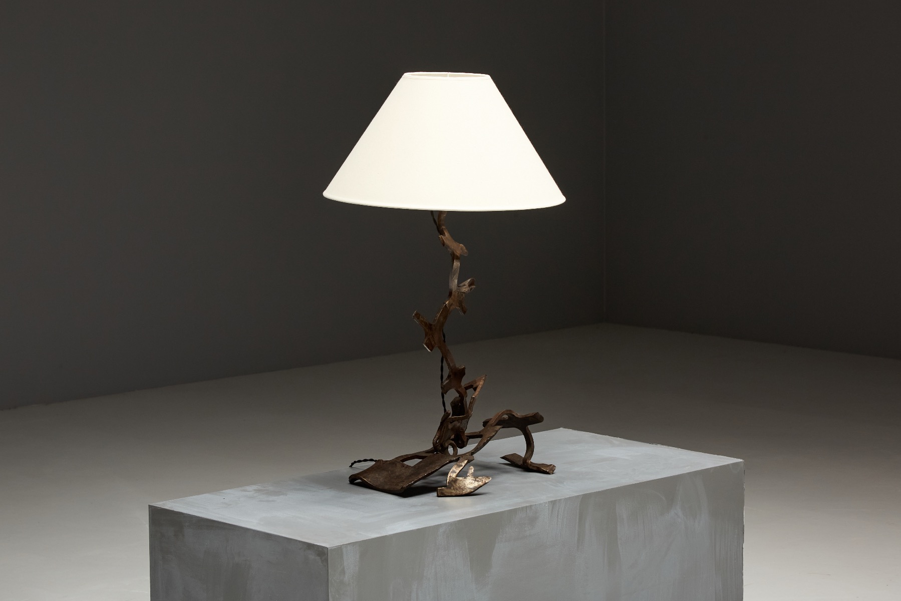 Collectible iron table lamp from the 1980s