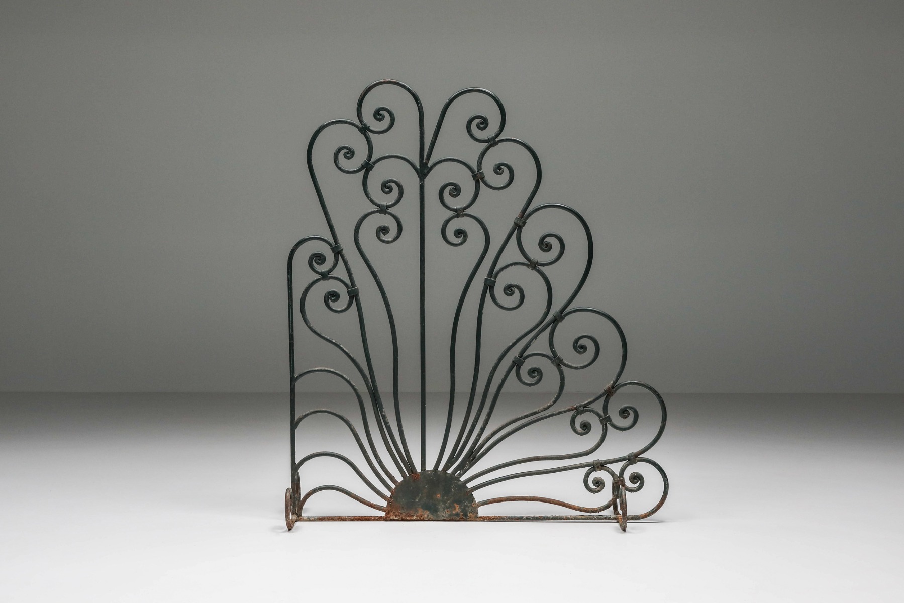 Collectible oriental room divider from the 1900s