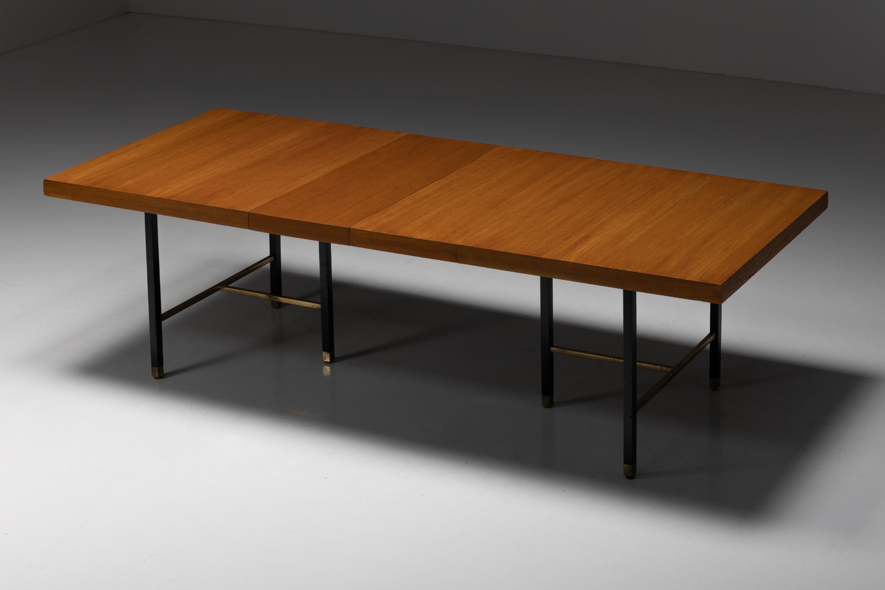 Collectible Harvey Probber extendable dining table from the 1950s