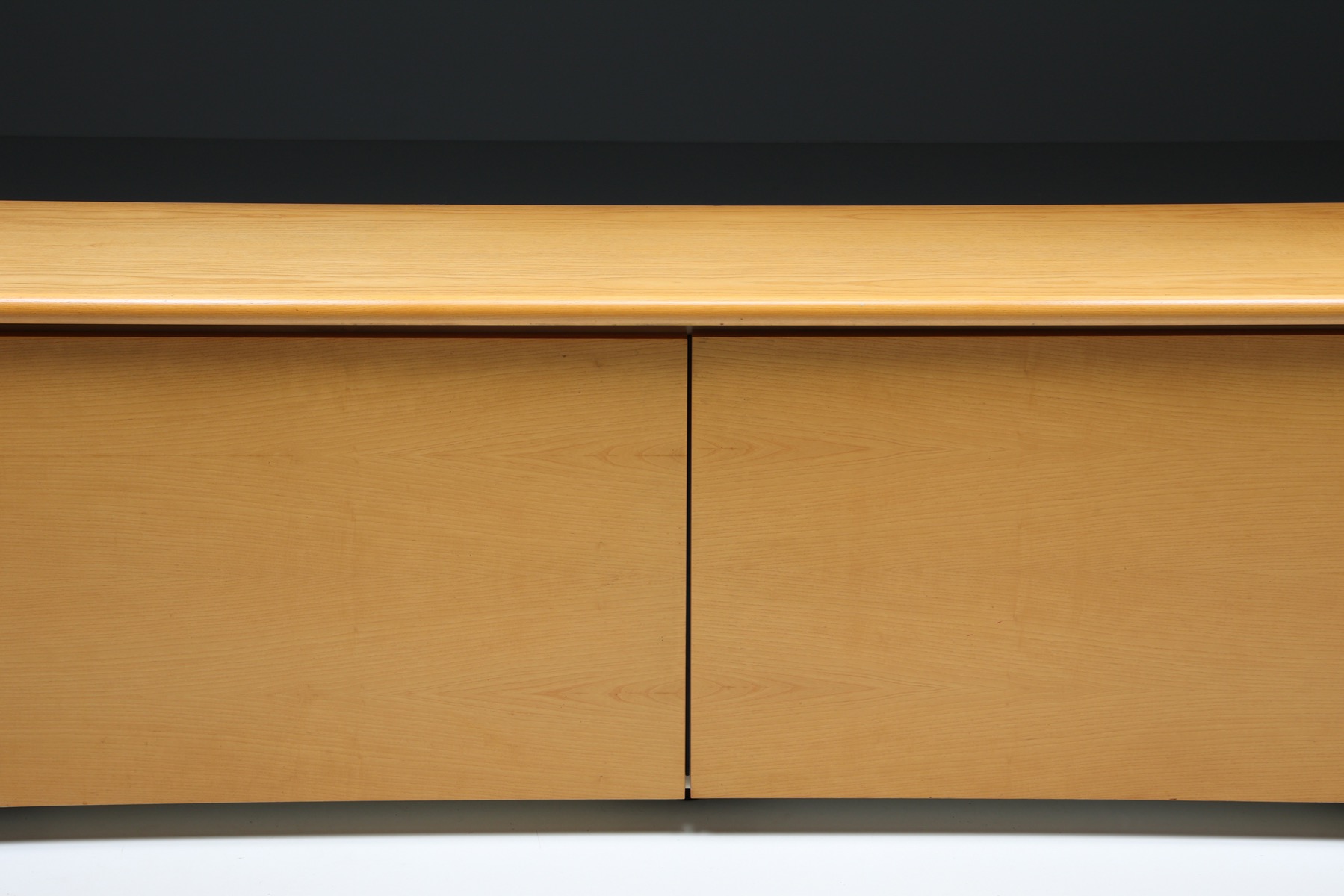 Collectible Giotto Stoppino credenza in natural wood