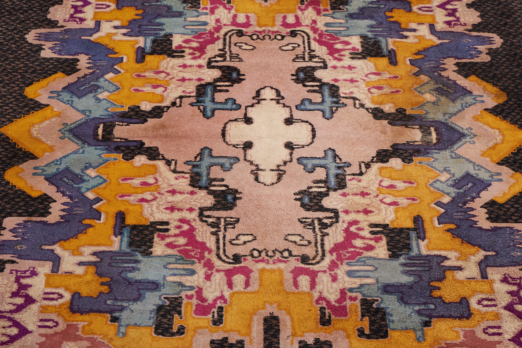 Collectible Tuschinski rug by Jaap Gidding in wool