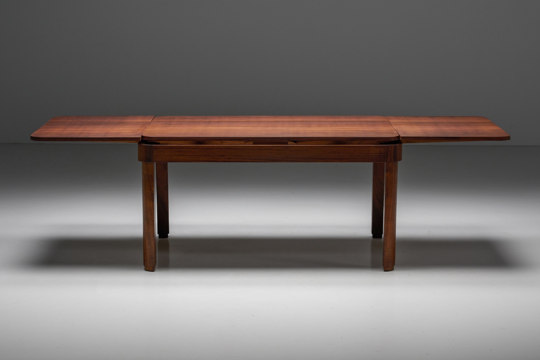 Collectible John van Zeeland extendable dining table from the 1930s