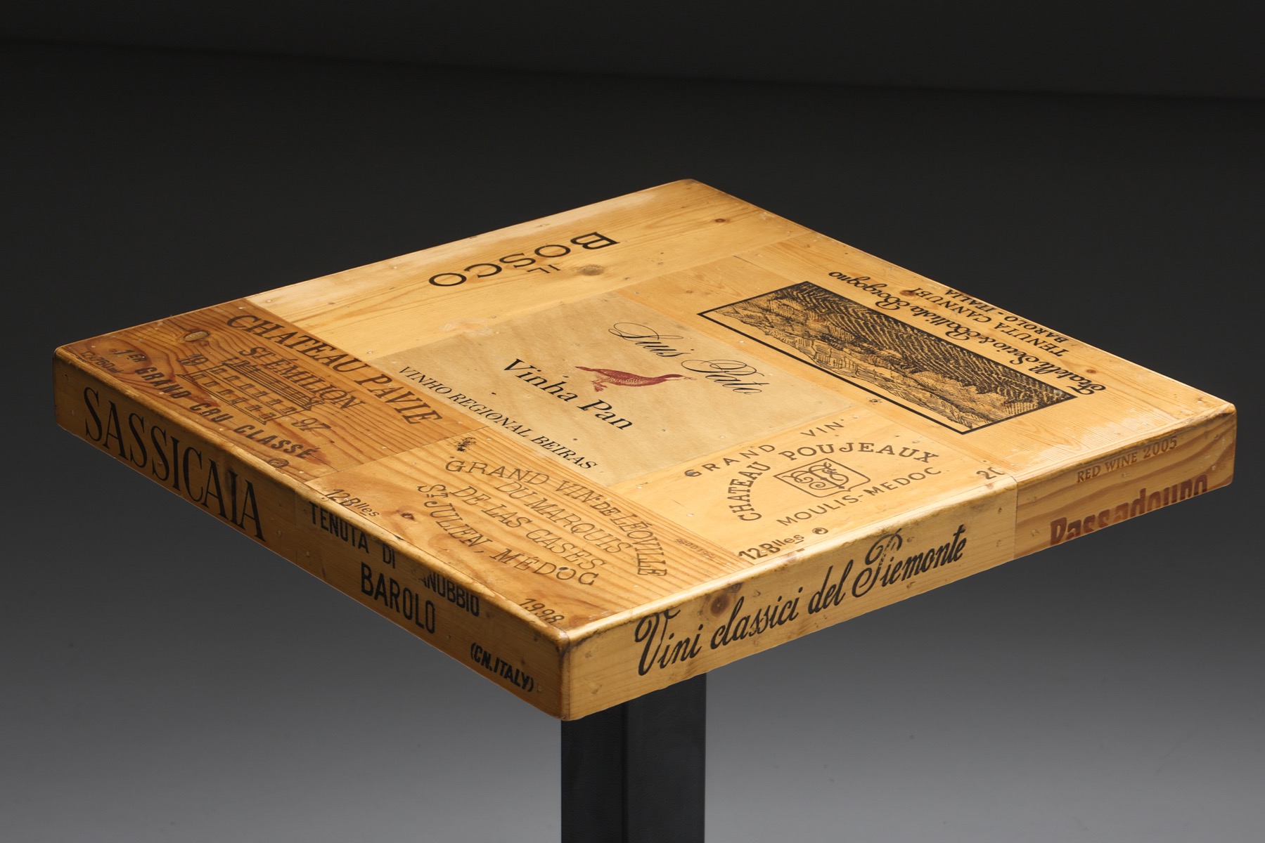 Designer high tables in Belgian travail style