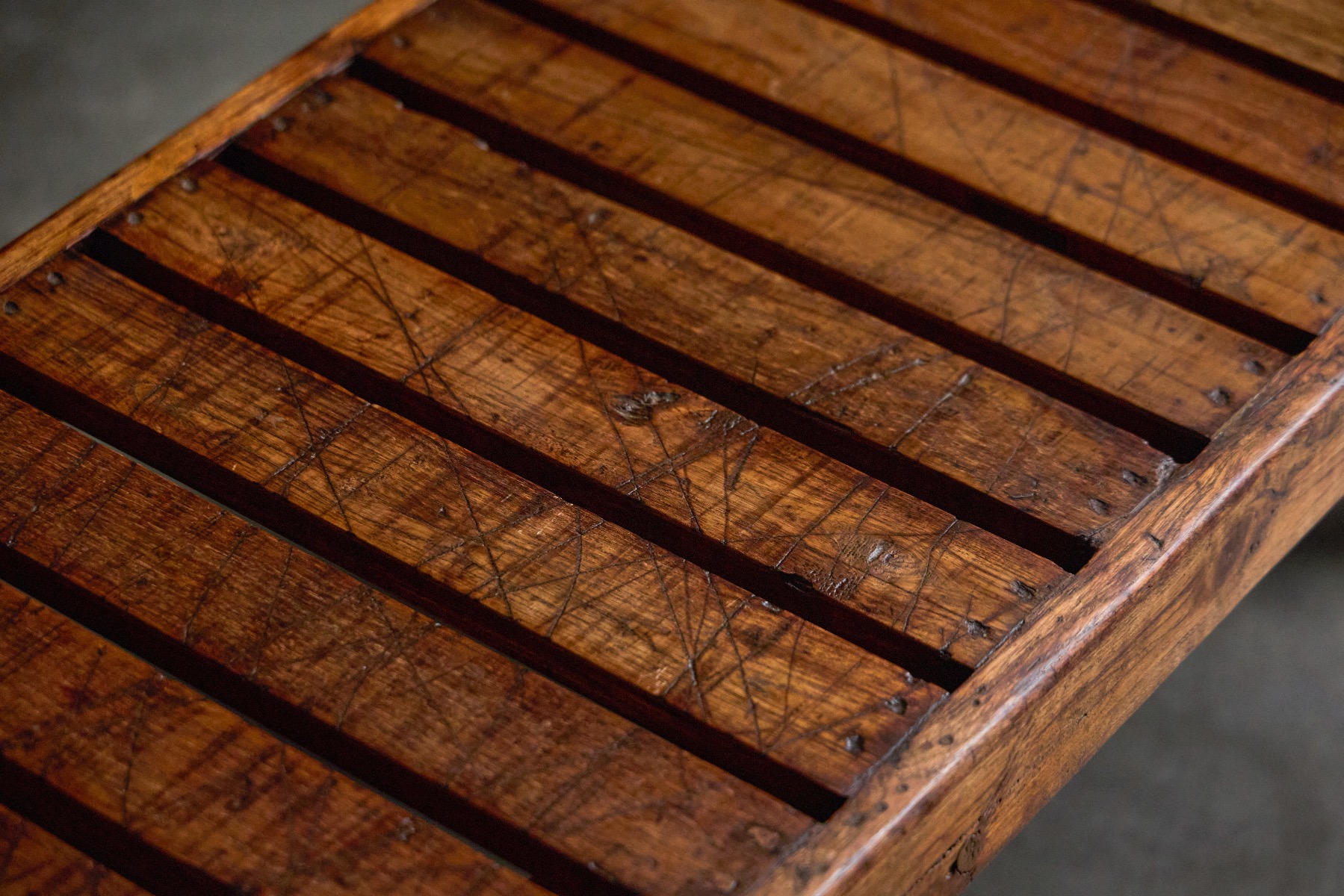 Indian modern teak bench by Pierre Jeanneret