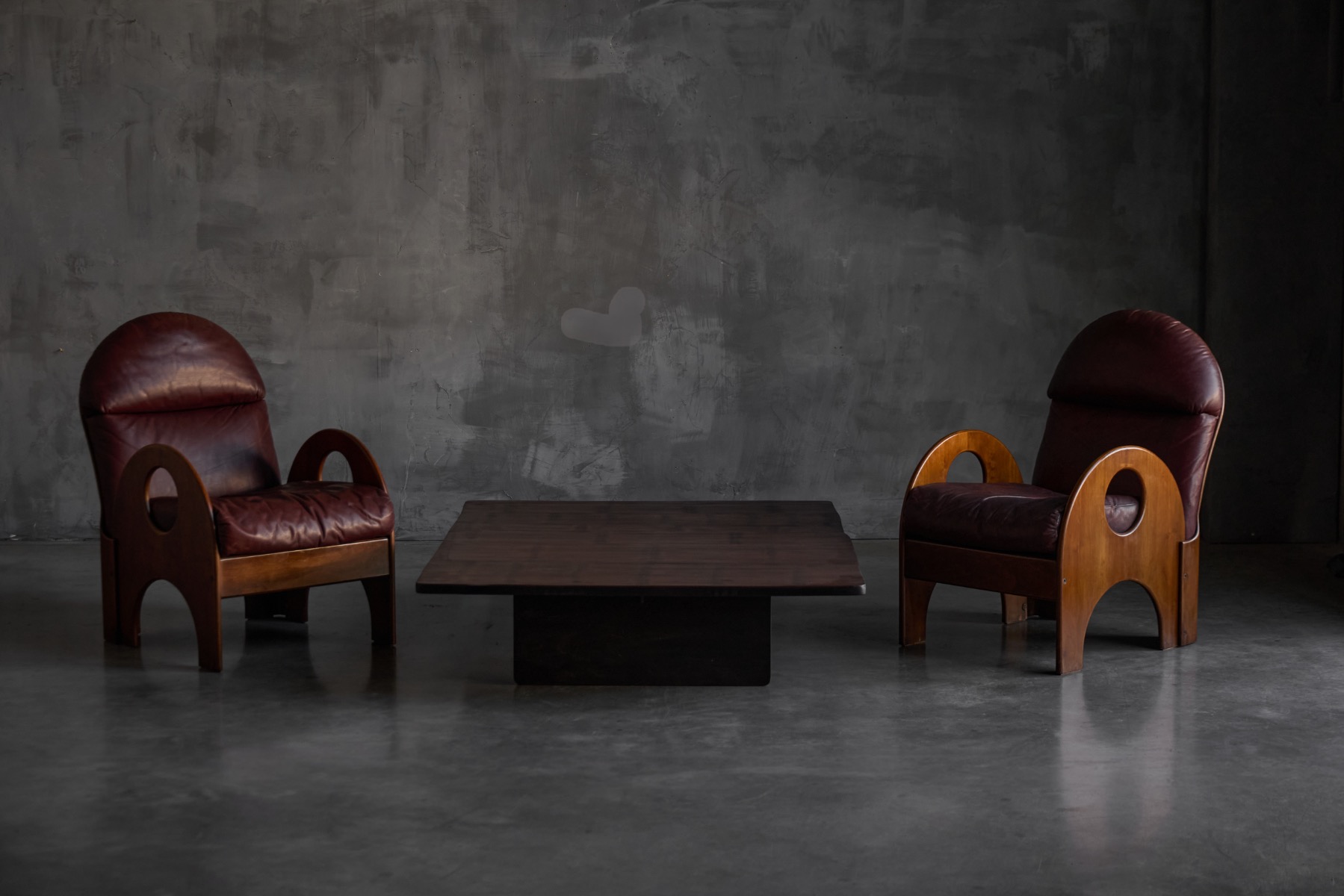 Arcata chair representing Italian modern design by Gae Aulenti