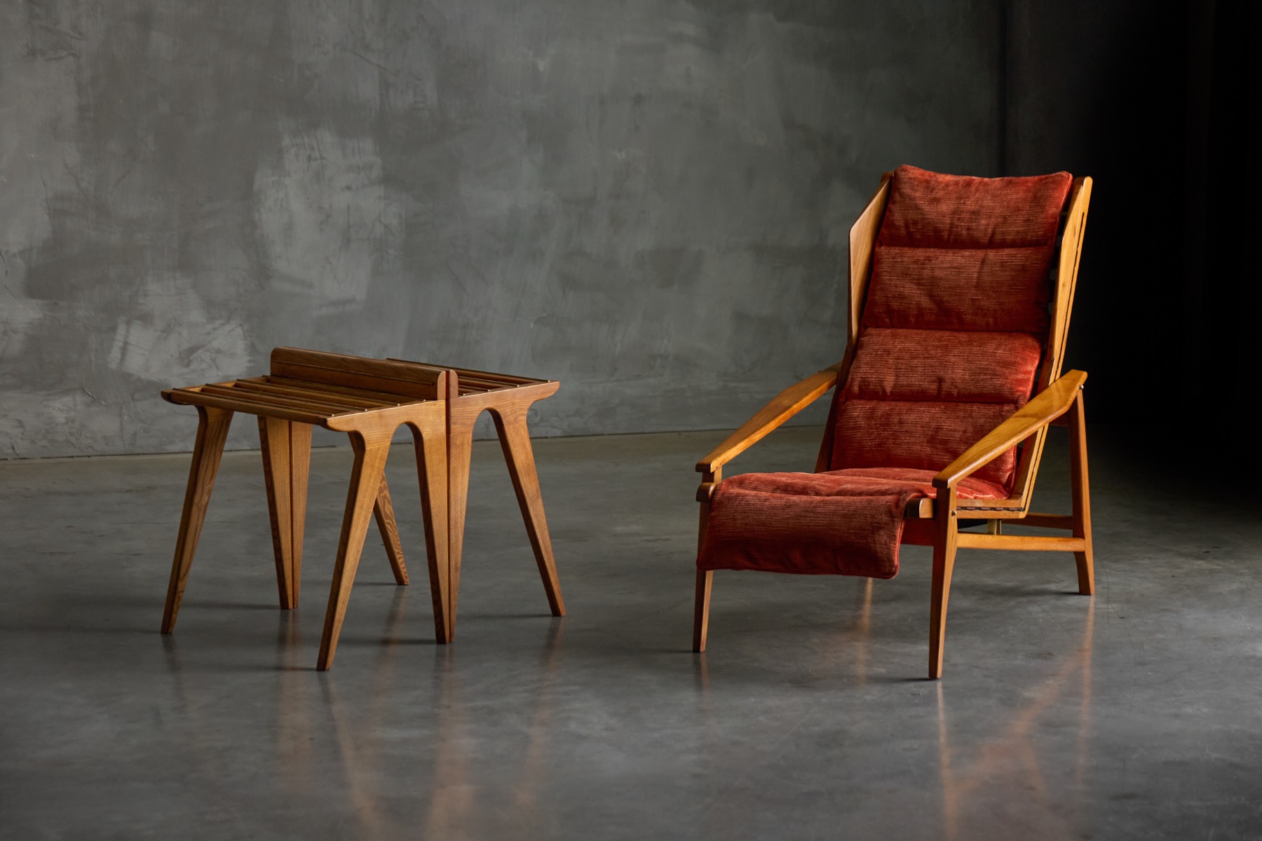 Luggage rack reflecting Gio Ponti modern hotel design