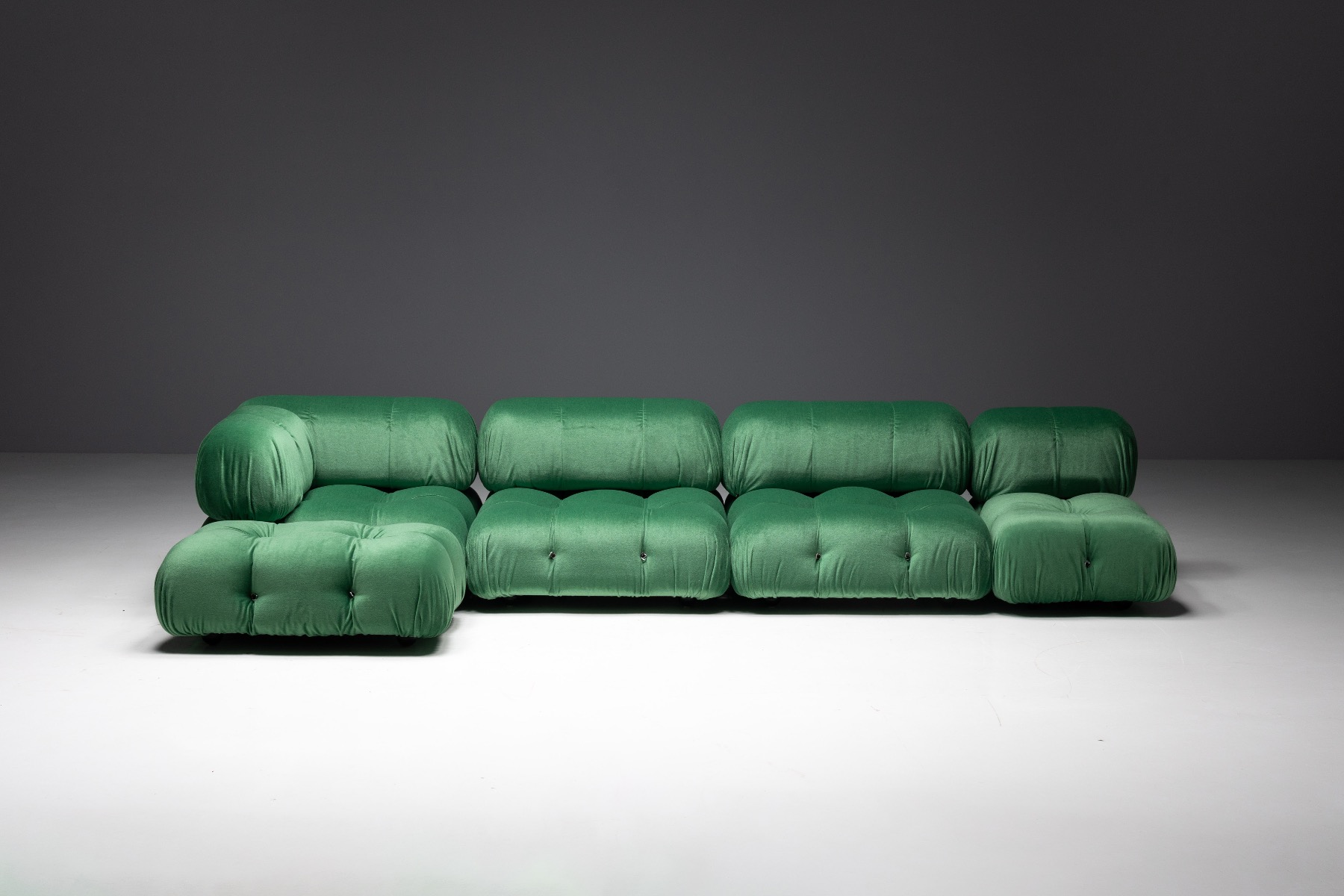 Luxury modular sofa Camaleonda in green velvet