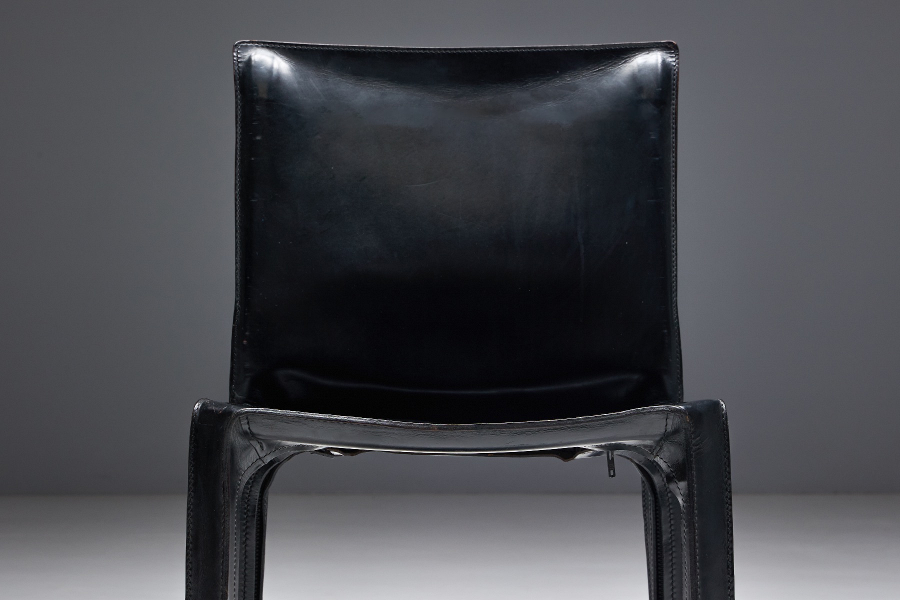 Modernist Italian chair CAB 412 designed by Mario Bellini