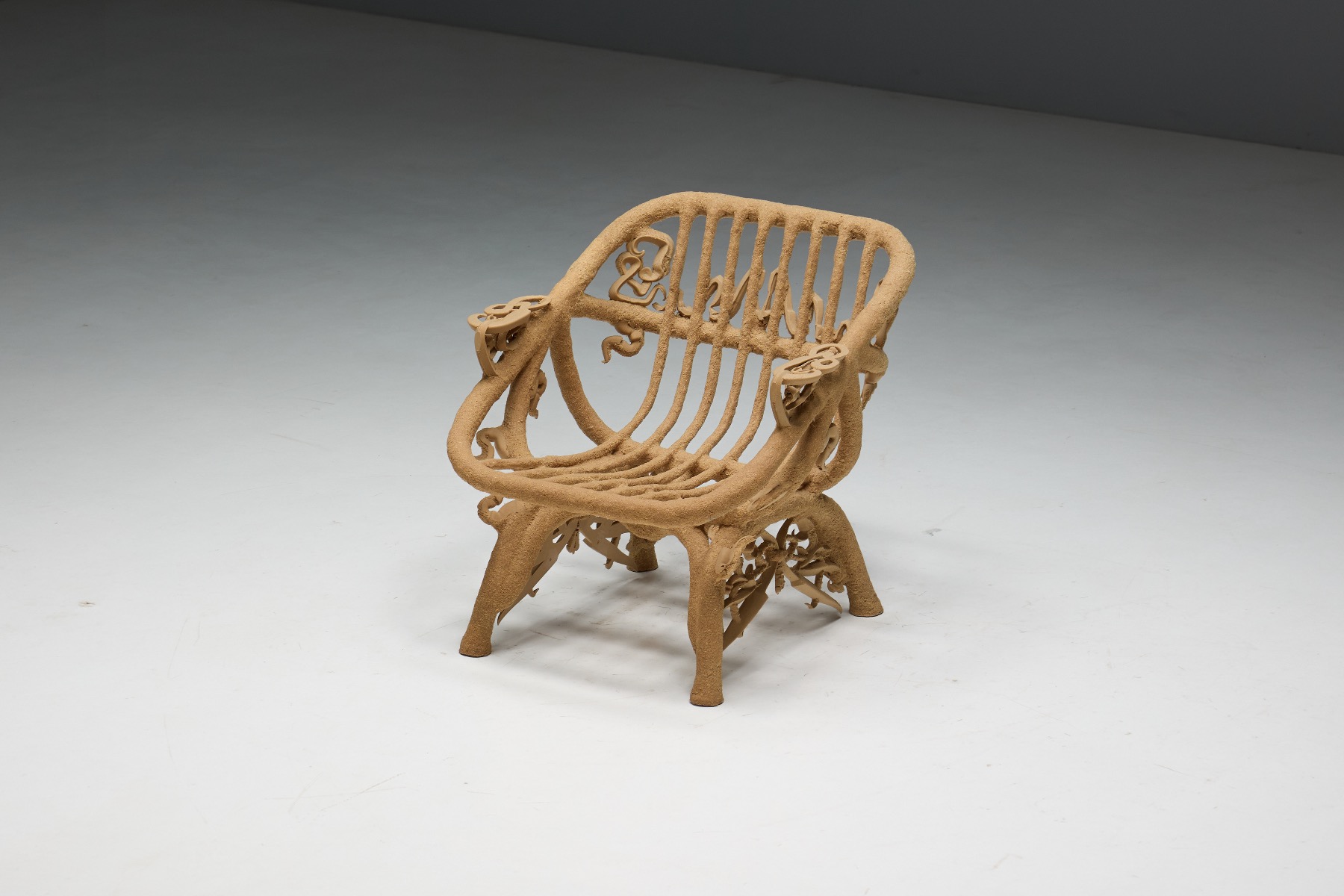 Organic form Goo lounge chair with sculptural presence