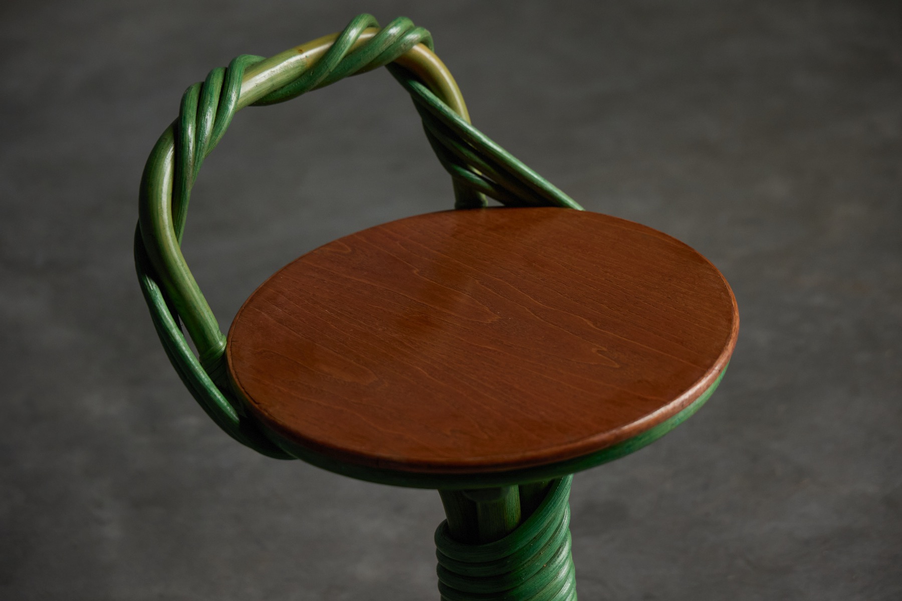 Vine inspired stool with free flowing organic shape