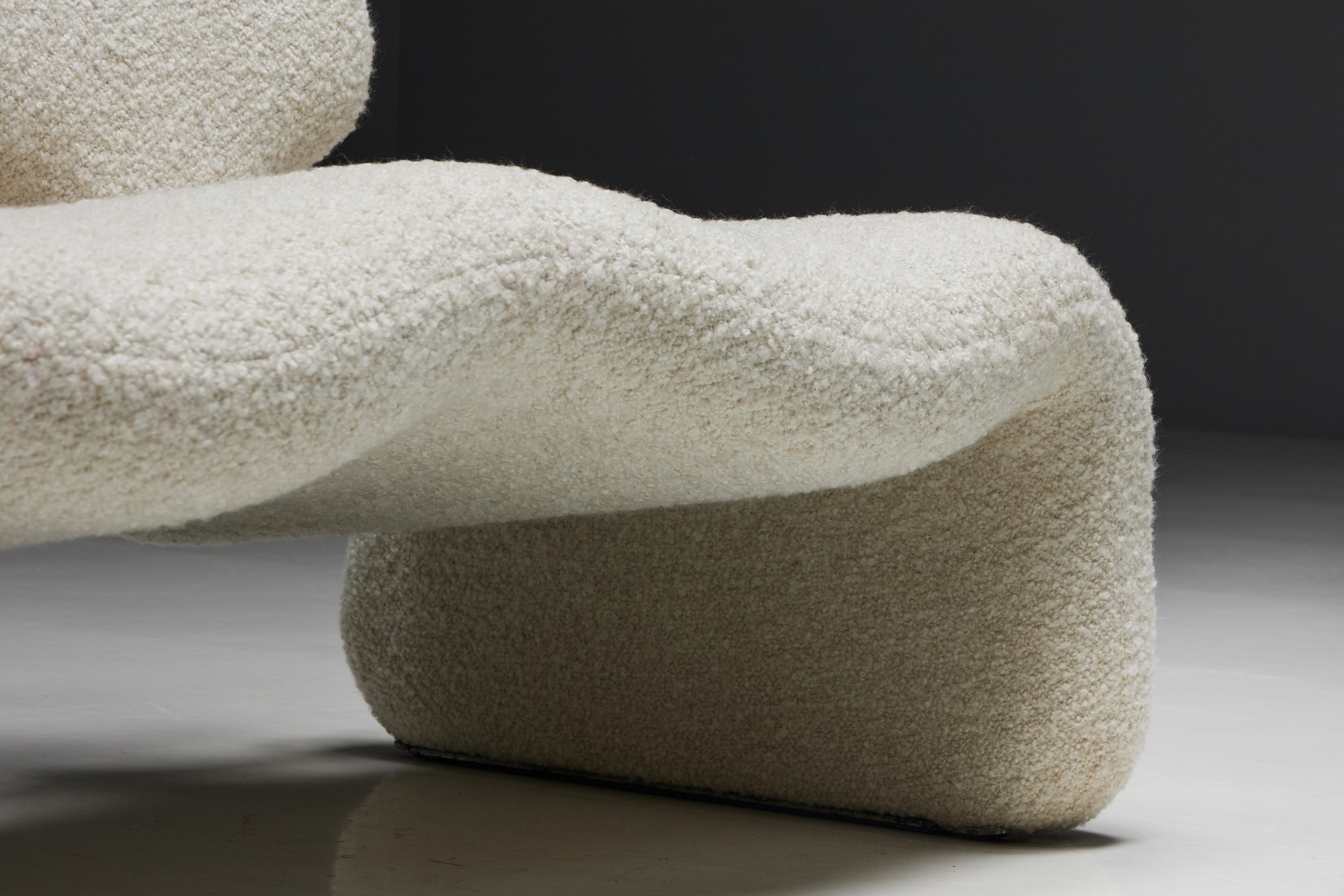 Sculptural Djinn sofa 1960s