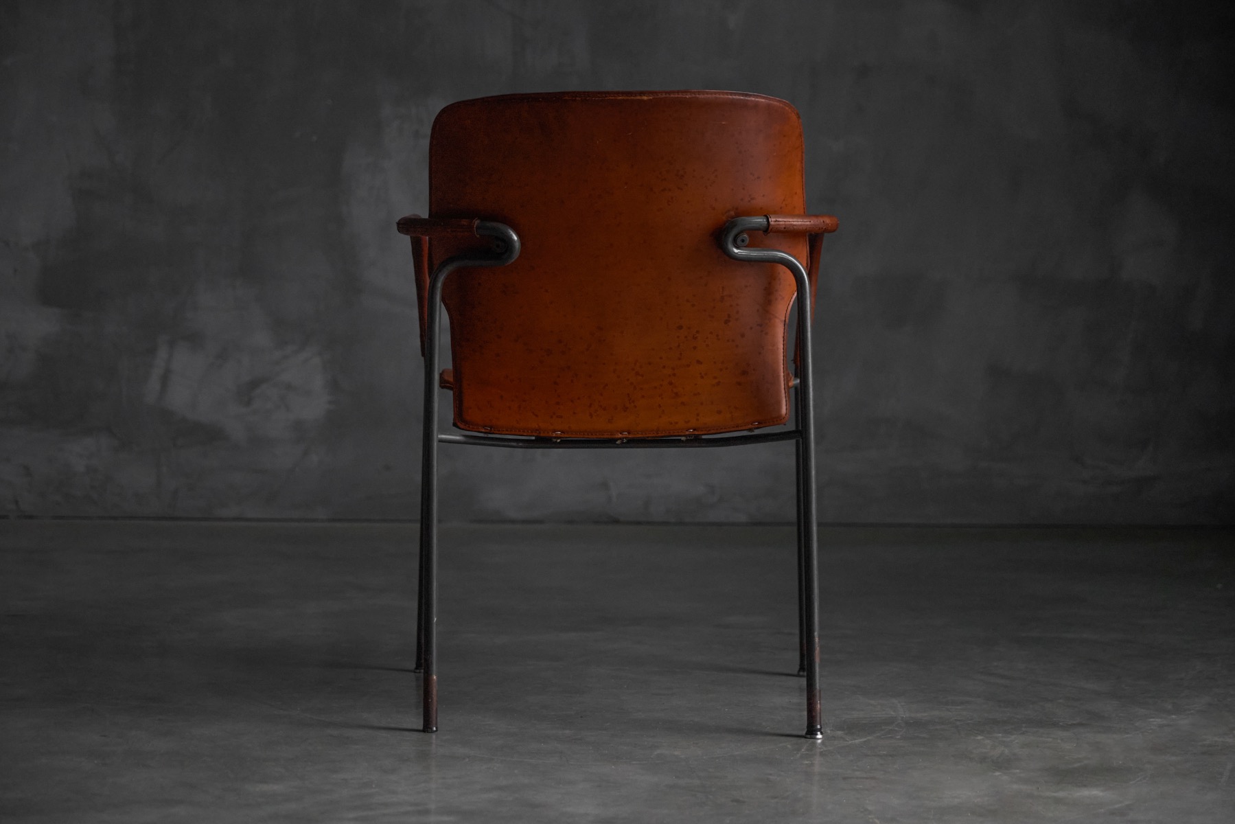 Sculptural Lalanda armchair from the 1980s Italian design period