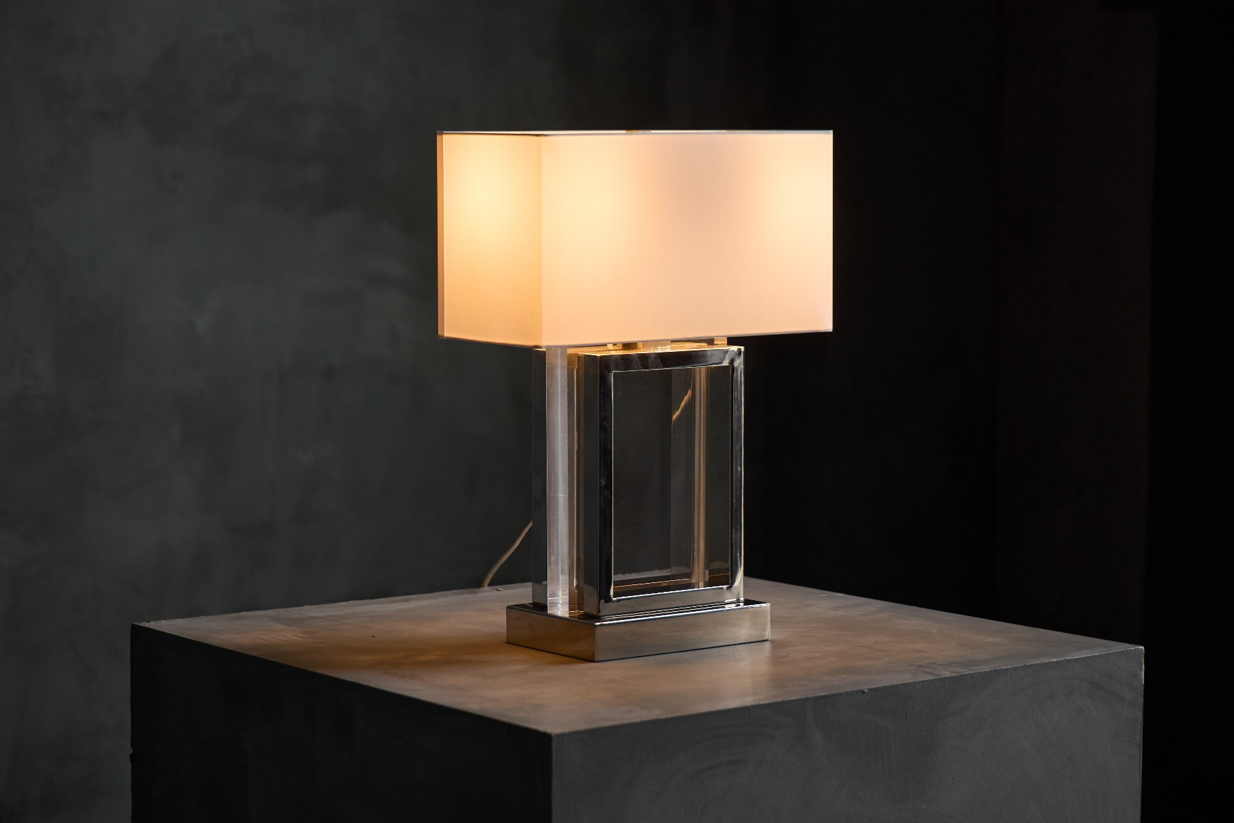 Architectural Hollywood Regency lamp with reflective chrome