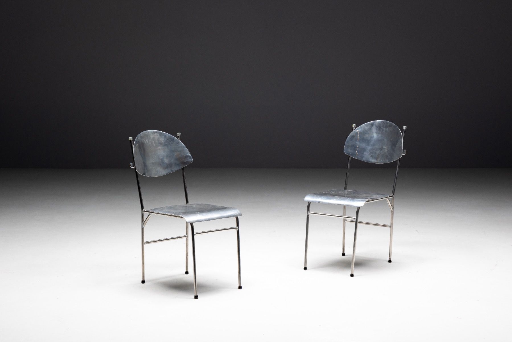 Set of aluminum chairs from the 1980s modern design