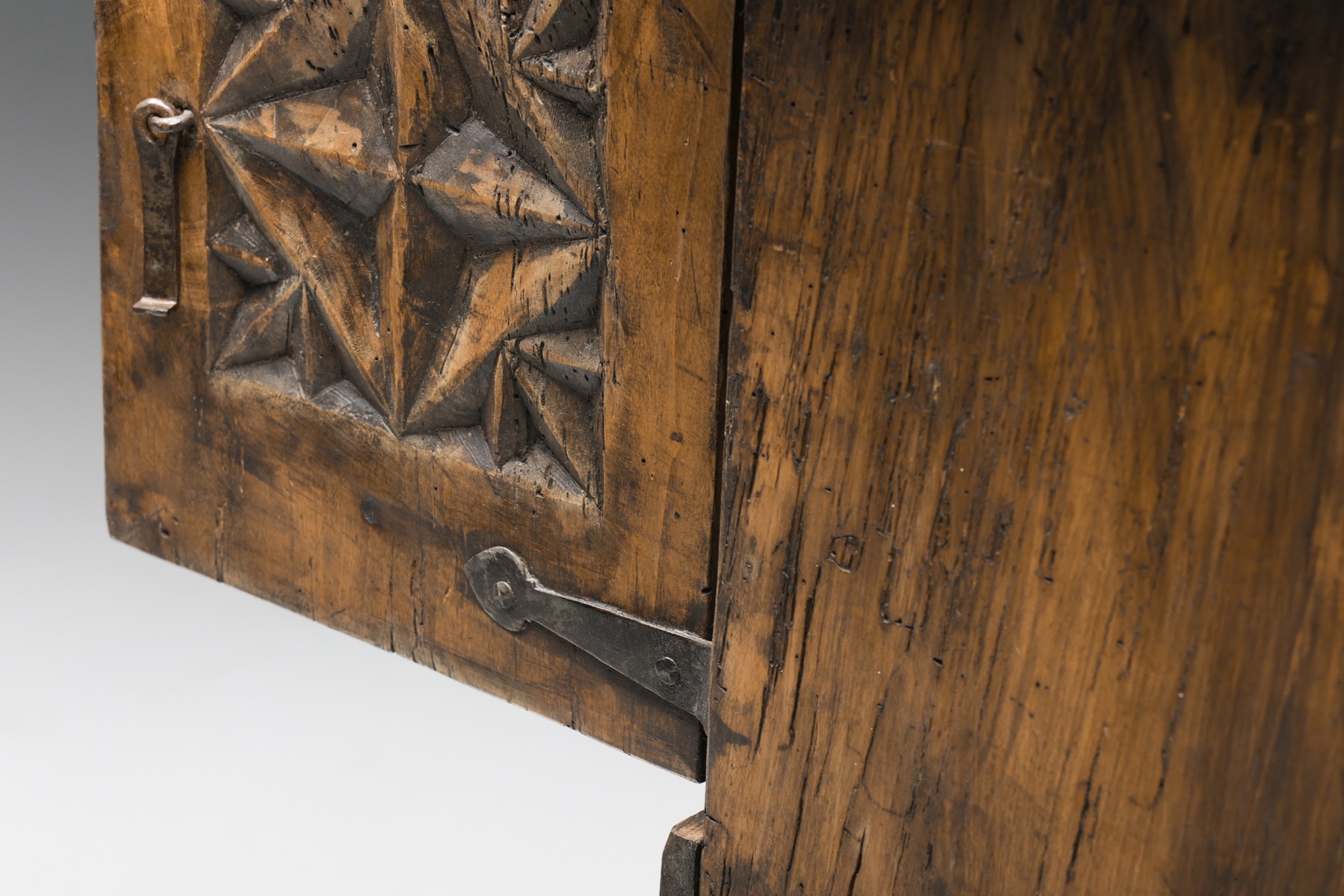 Traditional Breton high cabinet in solid wood