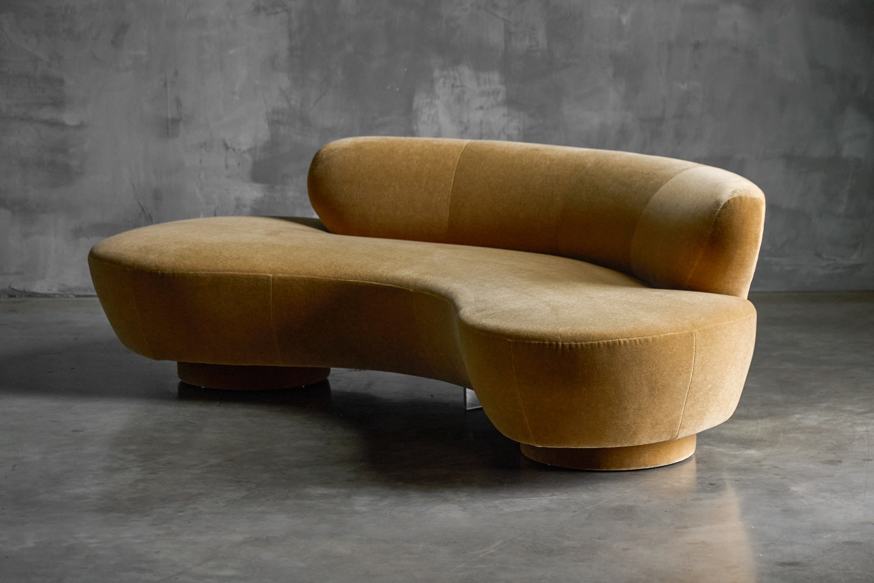 Vintage Serpentine sofa by Directional from the 1980s