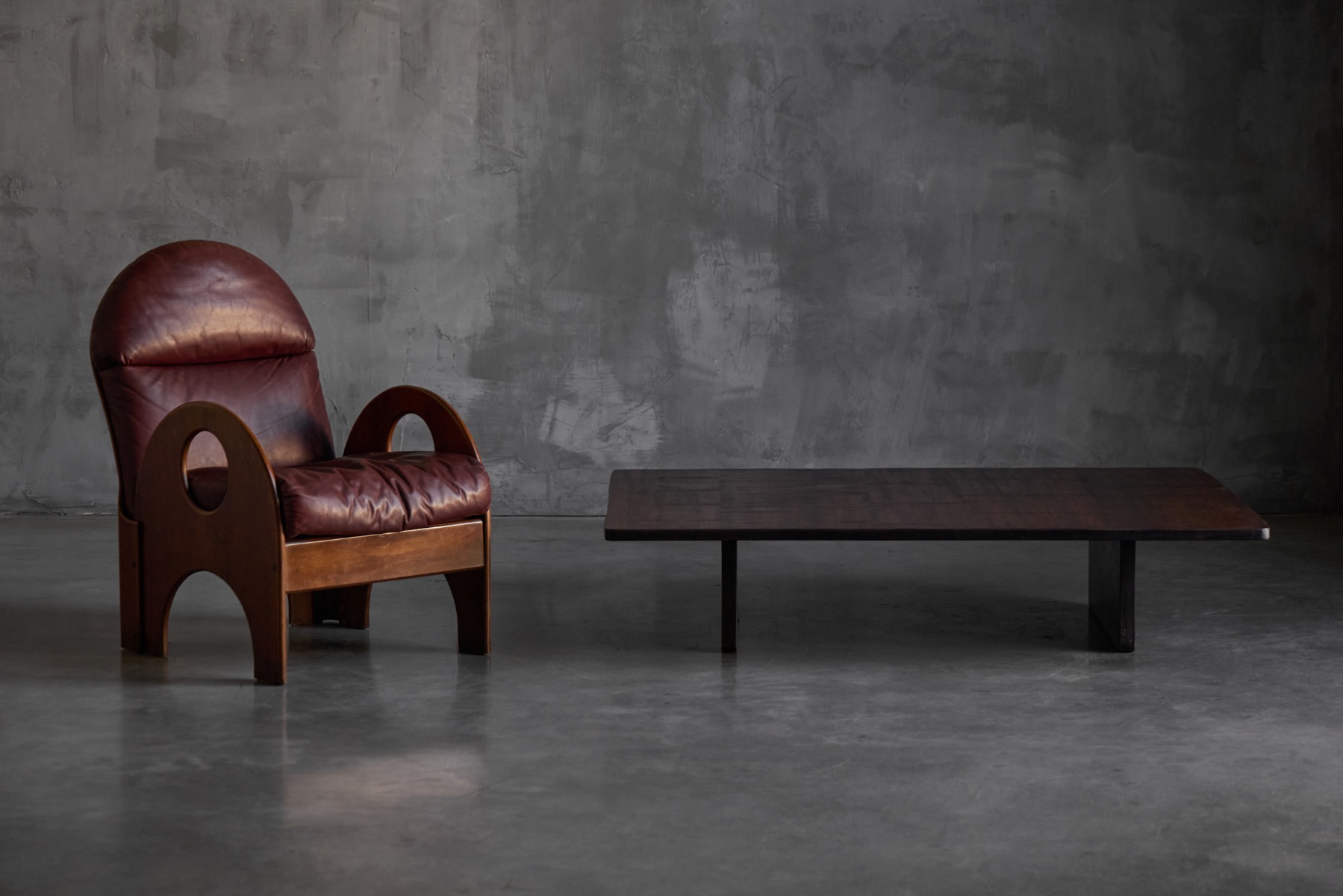 Easy chair Arcata designed in Italy by Gae Aulenti