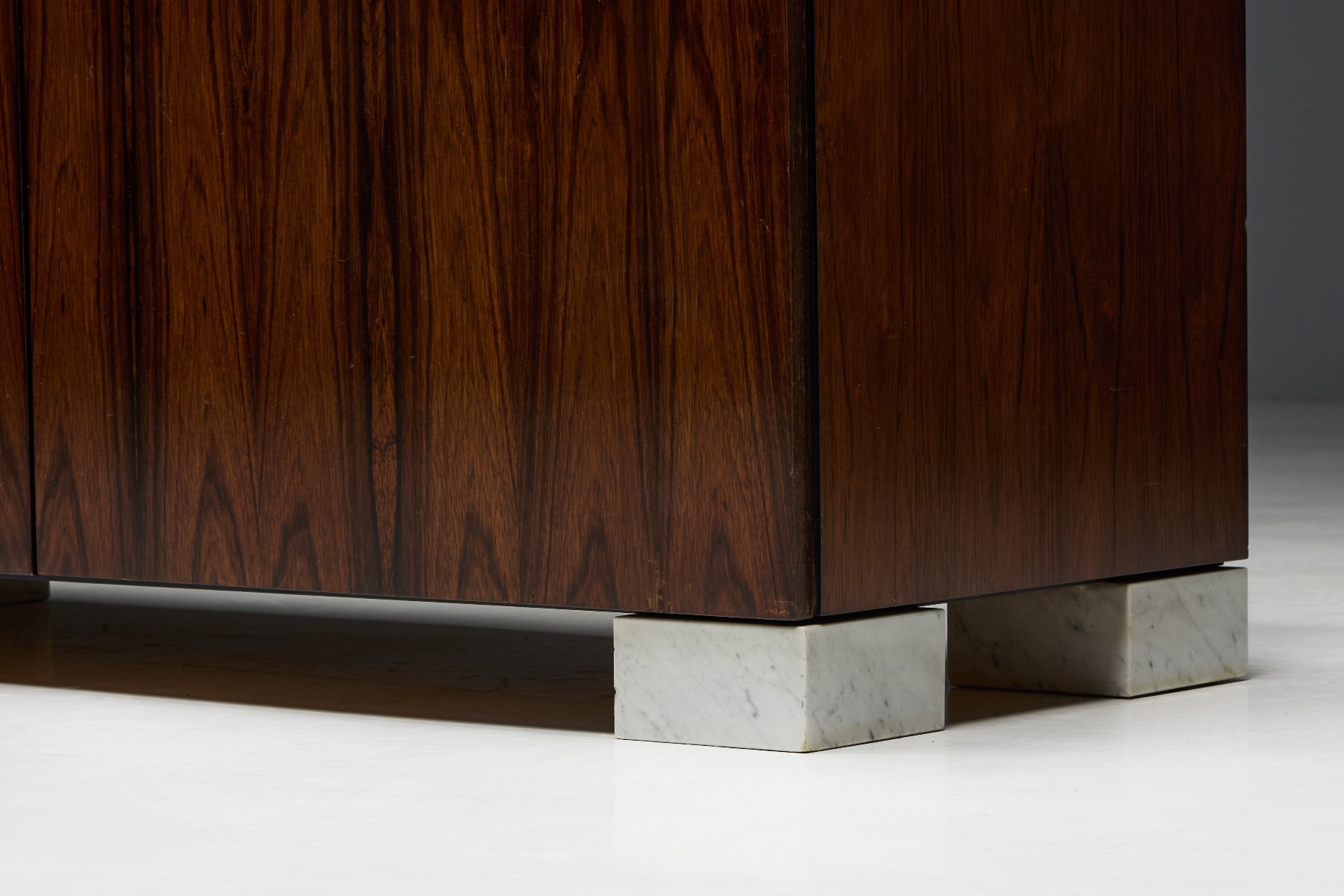 Architectural cabinet in marble and rosewood design