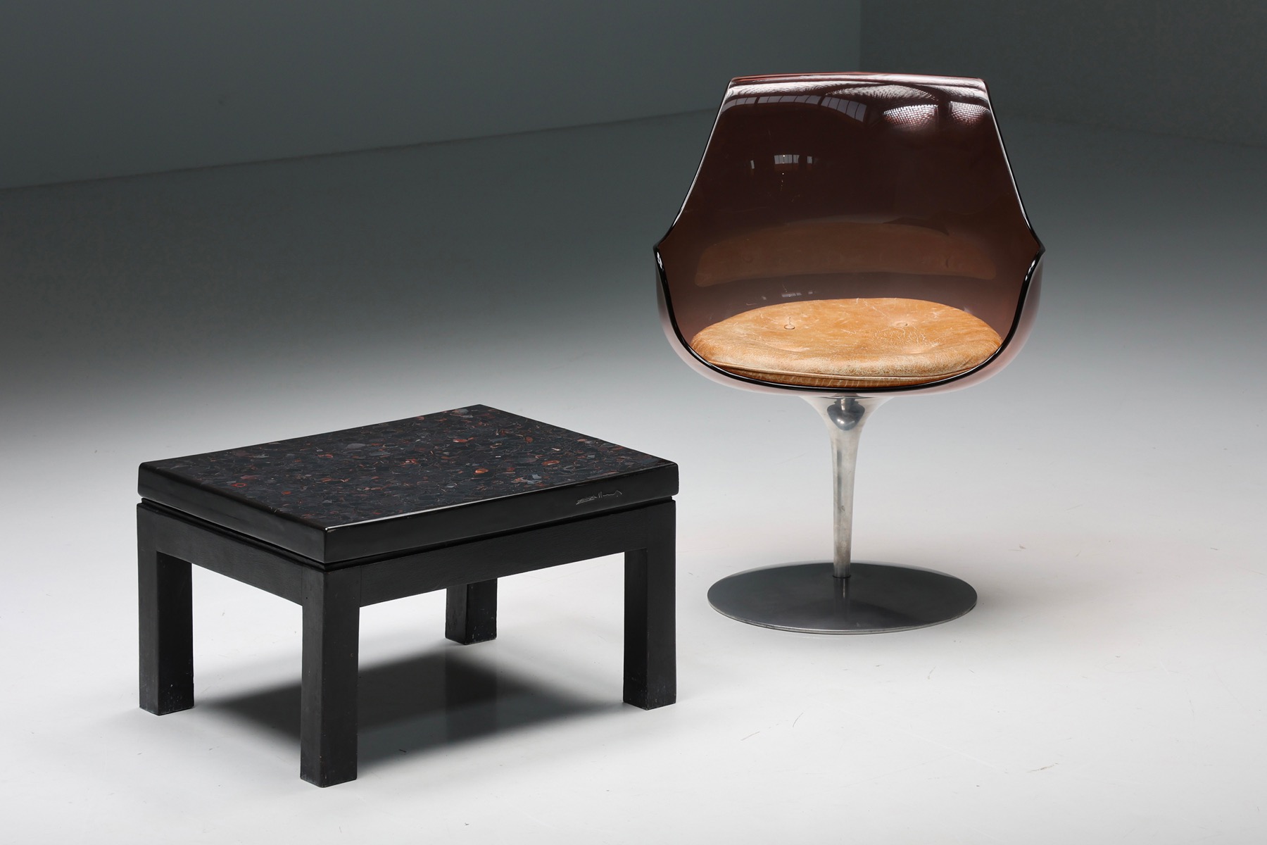 Architectural coffee table by Etienne Allemeersch design