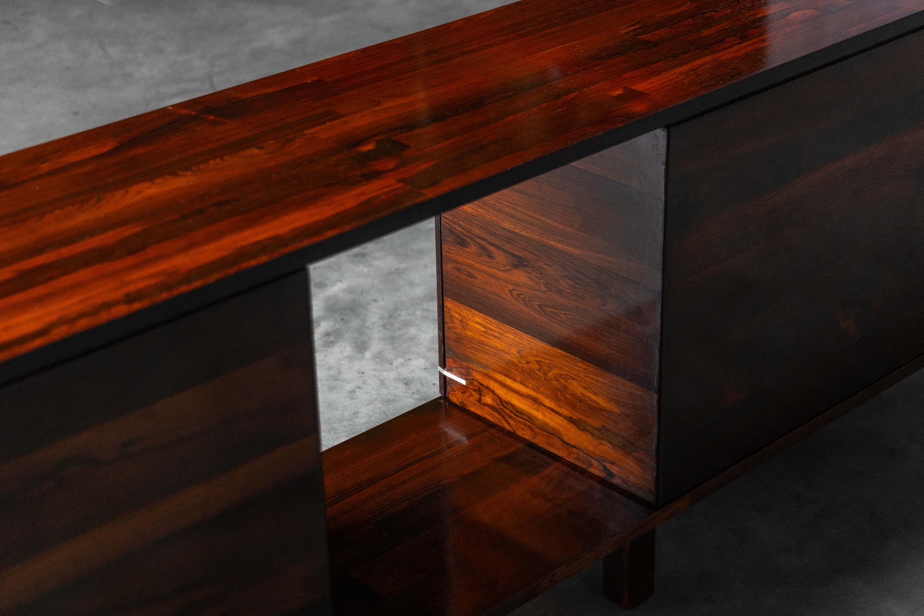 Architectural credenza designed by Jorge Zalszupin in 1964
