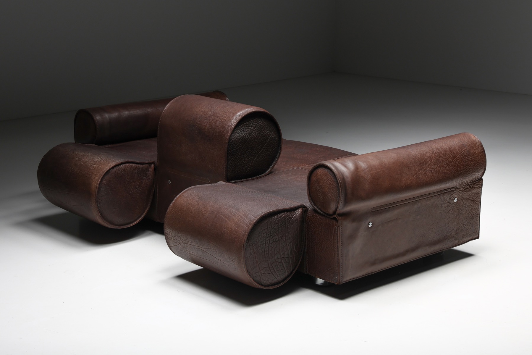 Architectural leather sofa by Marzio Cecchi design