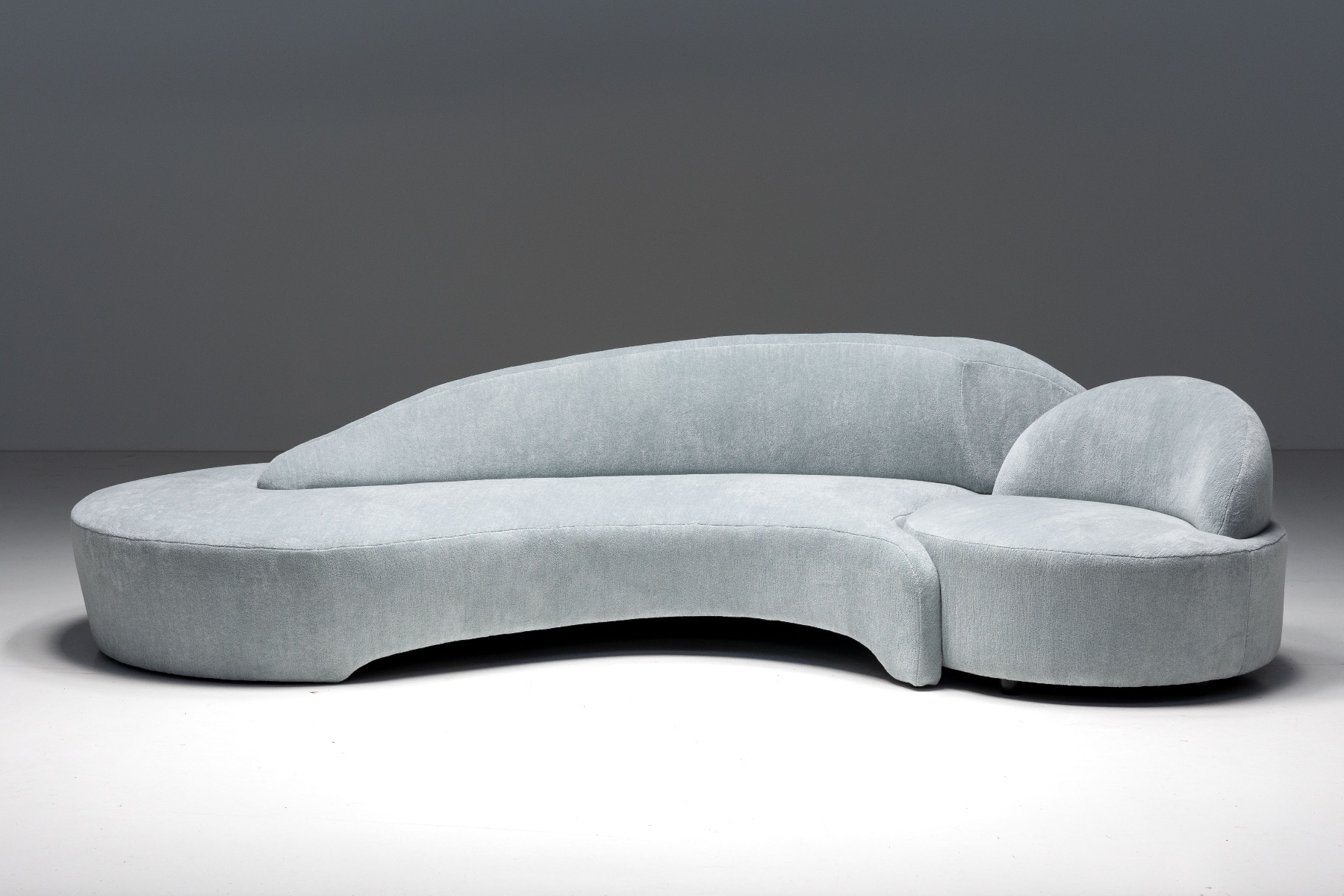 Architectural sofa by Vladimir Kagan design from 2003