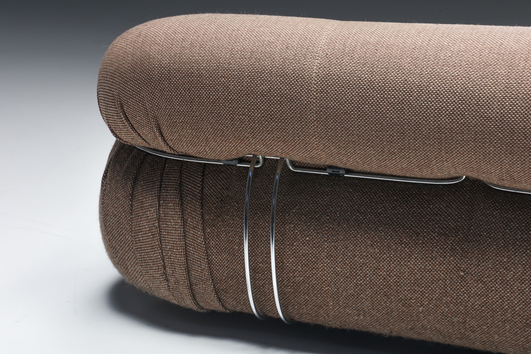 Architectural Soriana sofa in Italian design