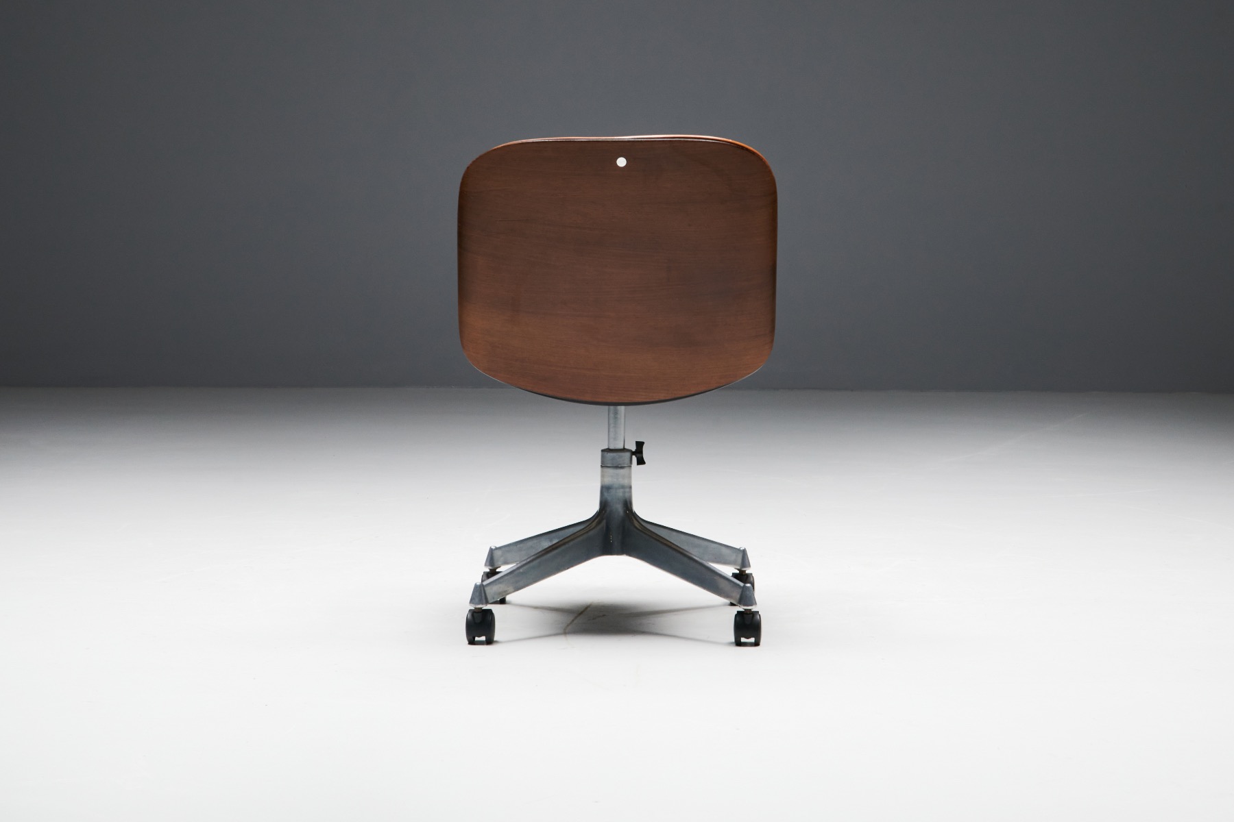 Architectural Terni office chair in Italian design