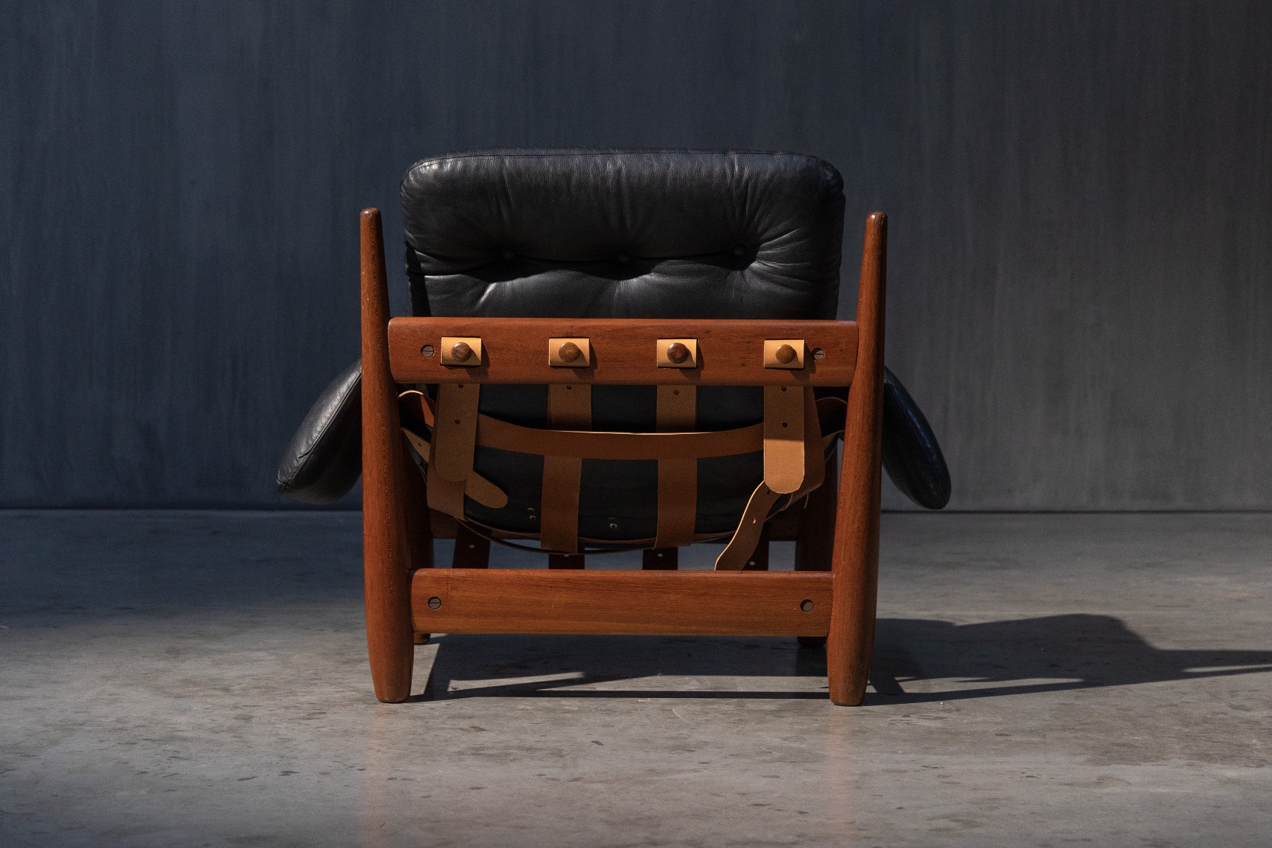 Premium Mole armchair with relaxed proportions
