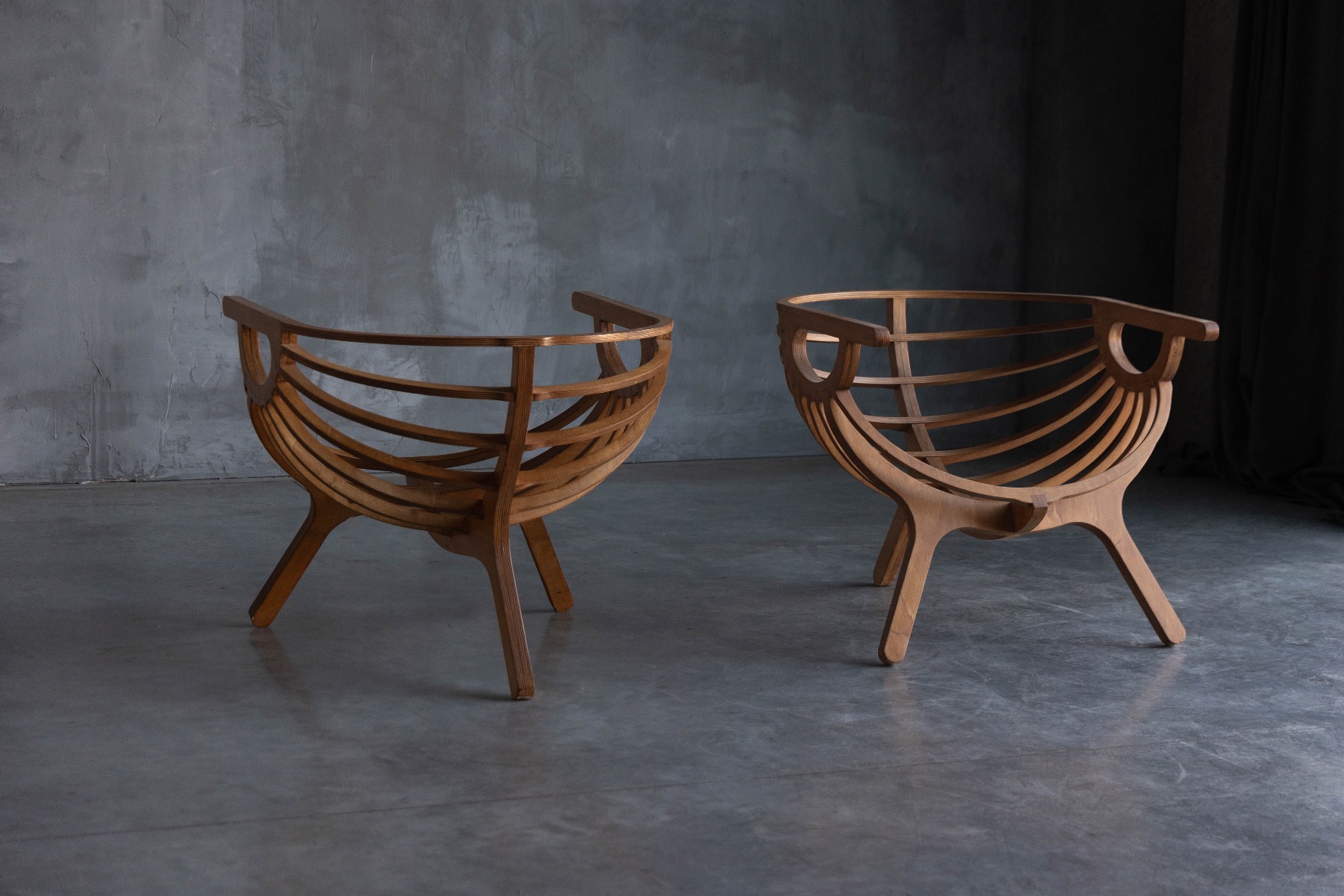 Collectible shell lounge chair from the 1980s design