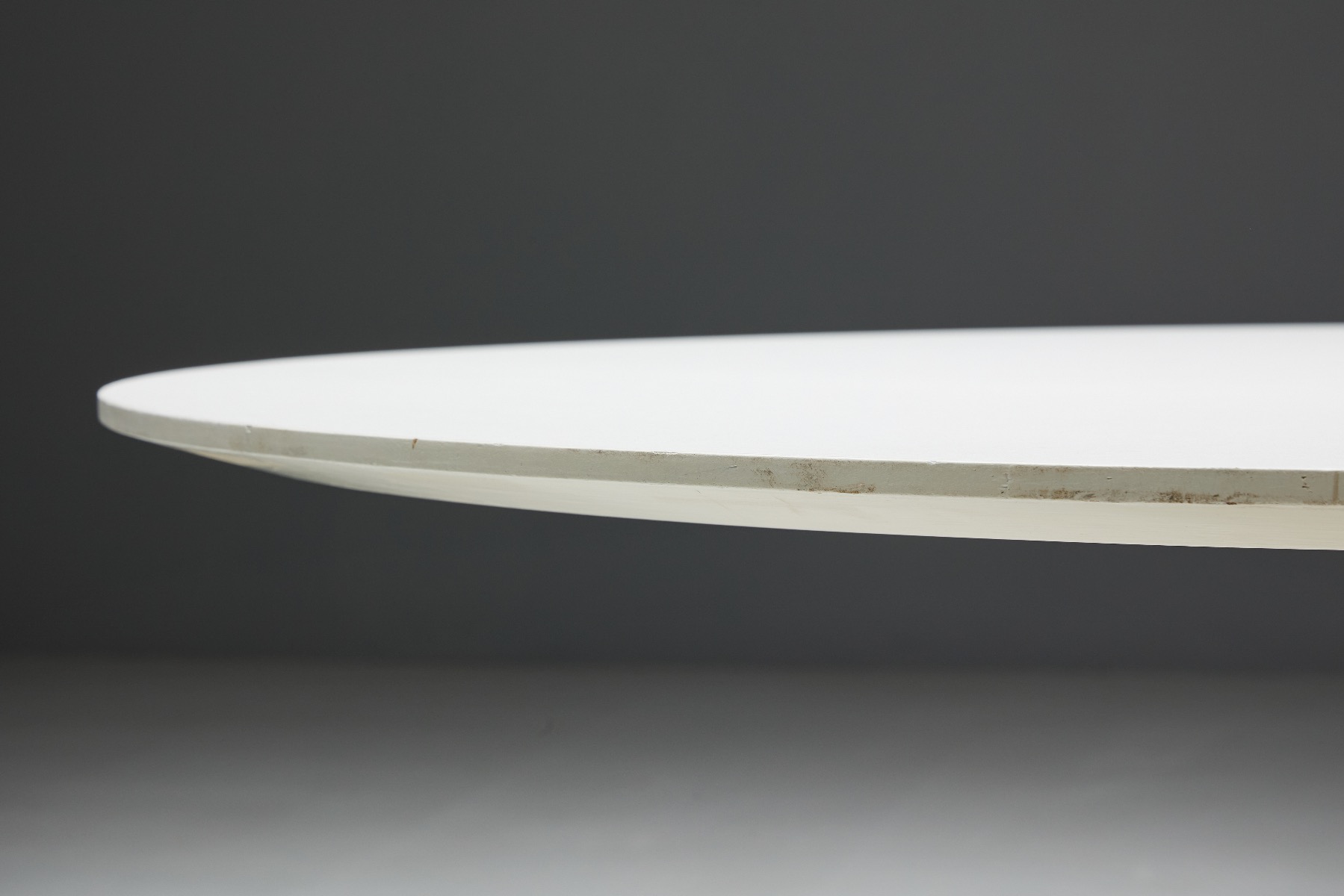 Collectible tulip table from the 1960s by Knoll