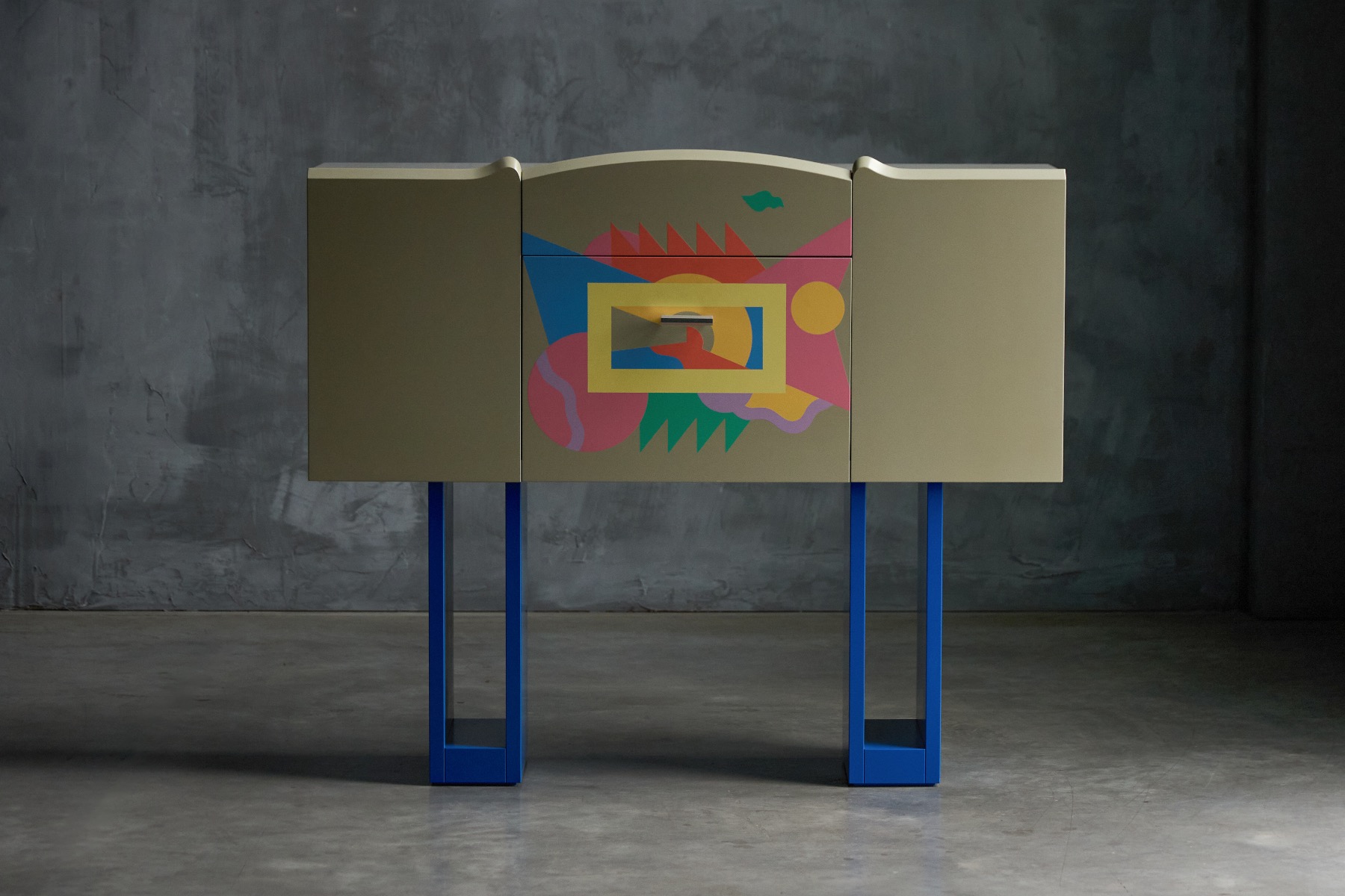 Design icon Cantaride bar cabinet by Zanotta