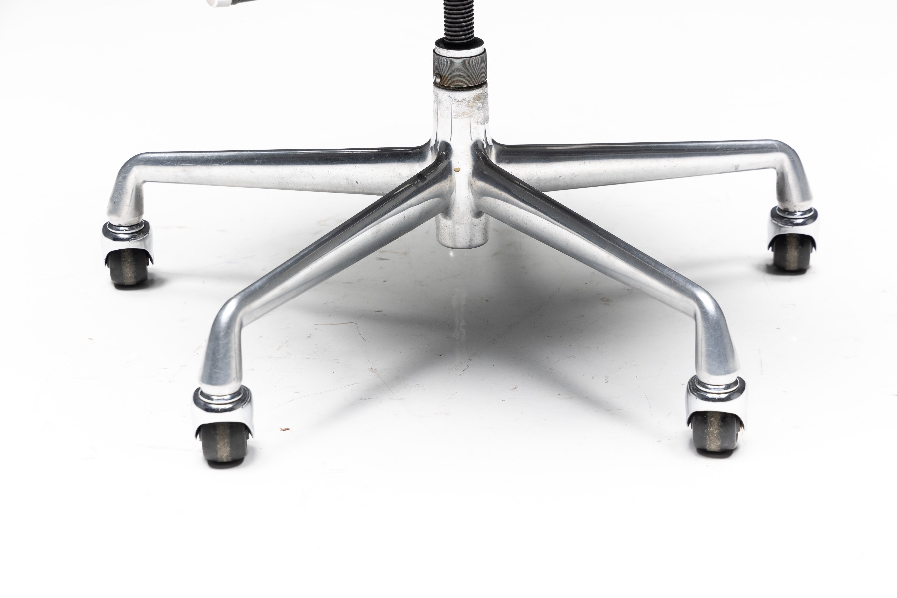 Eames soft pad management chair by Herman Miller
