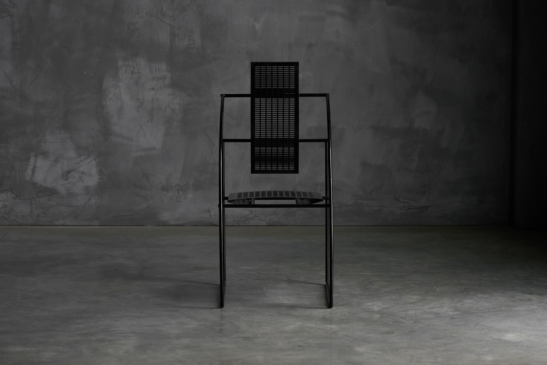 Graphic postmodern Quinta chair with strong geometry