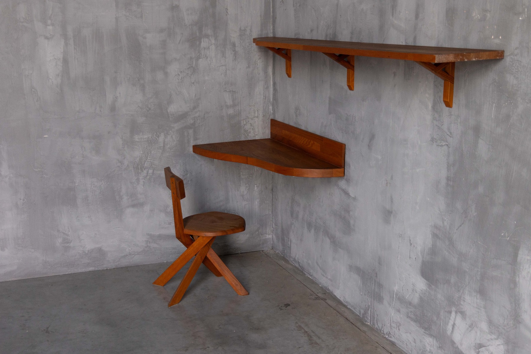 Minimalist custom shelf by Pierre Chapo