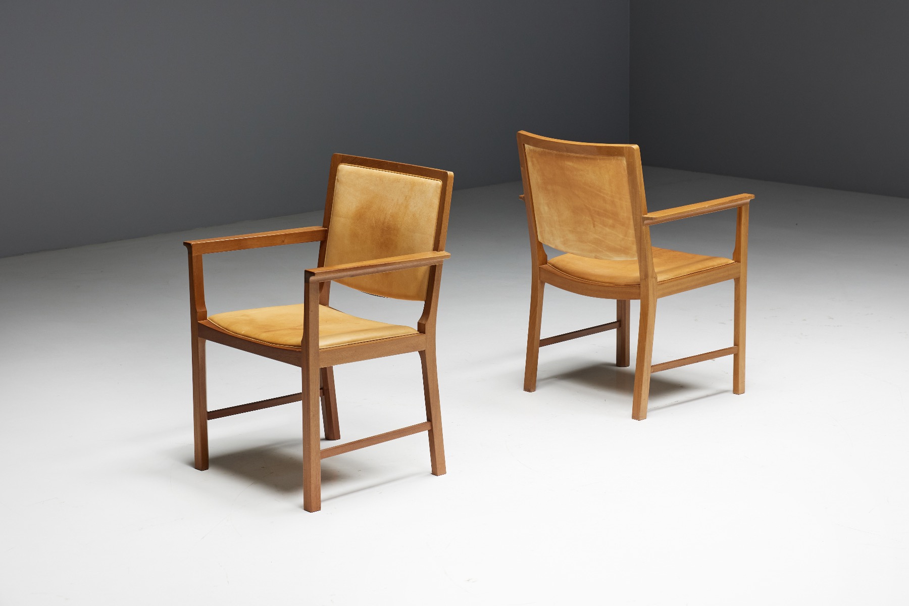 Natural leather conference chairs in Nordic style