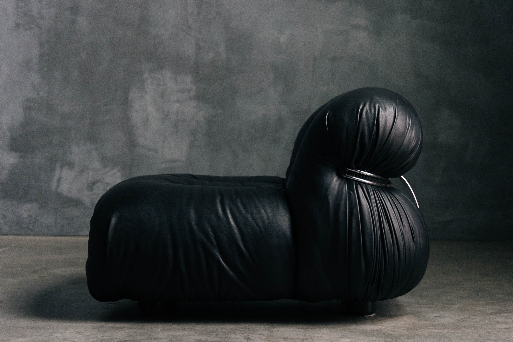 Sculptural Soriana lounge chairs
