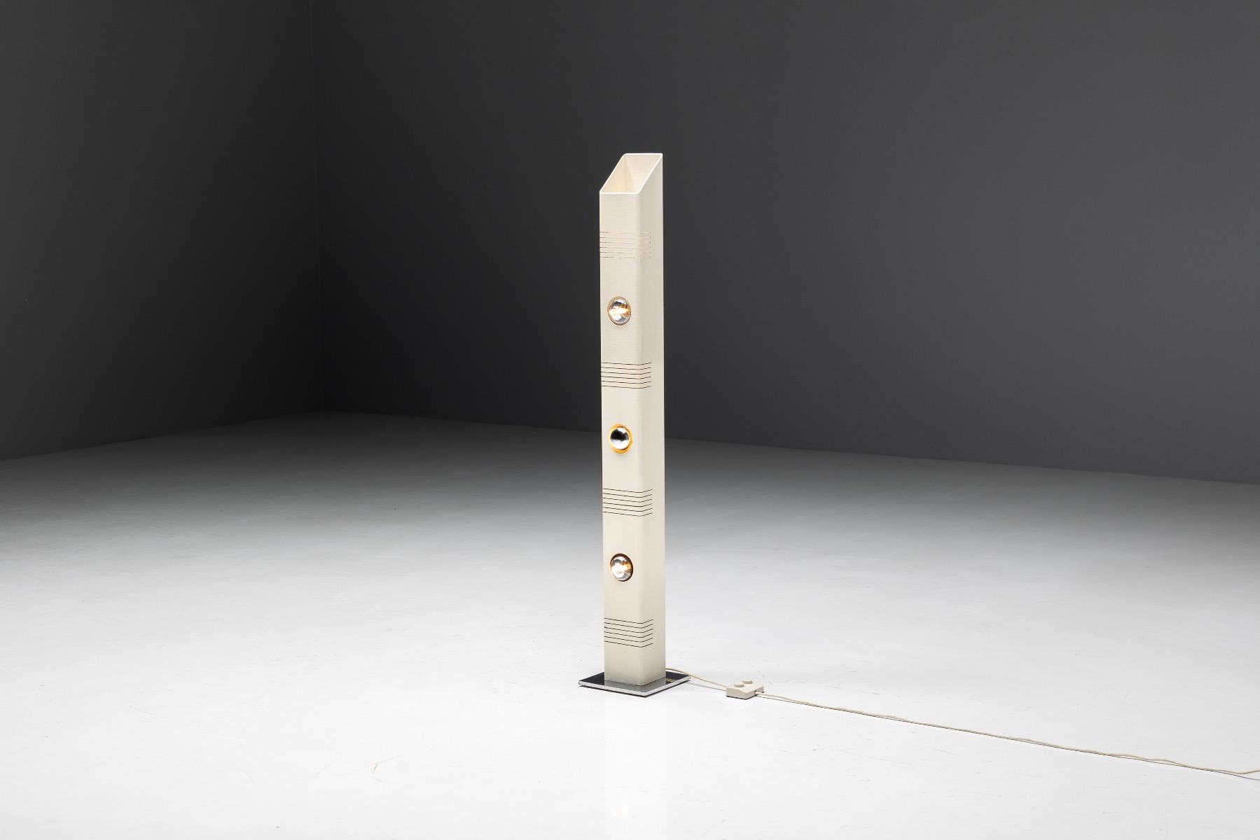 Sleek floor lamp in Tronconi style modern design
