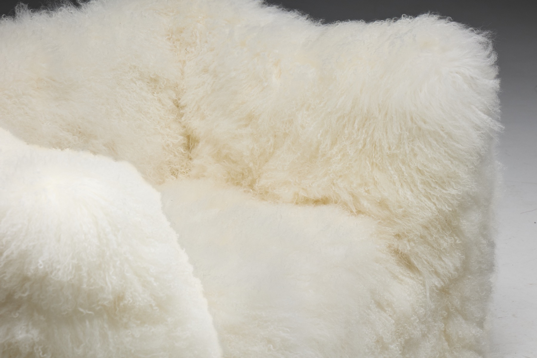 Soft modernist Le Bambole armchair by Mario Bellini