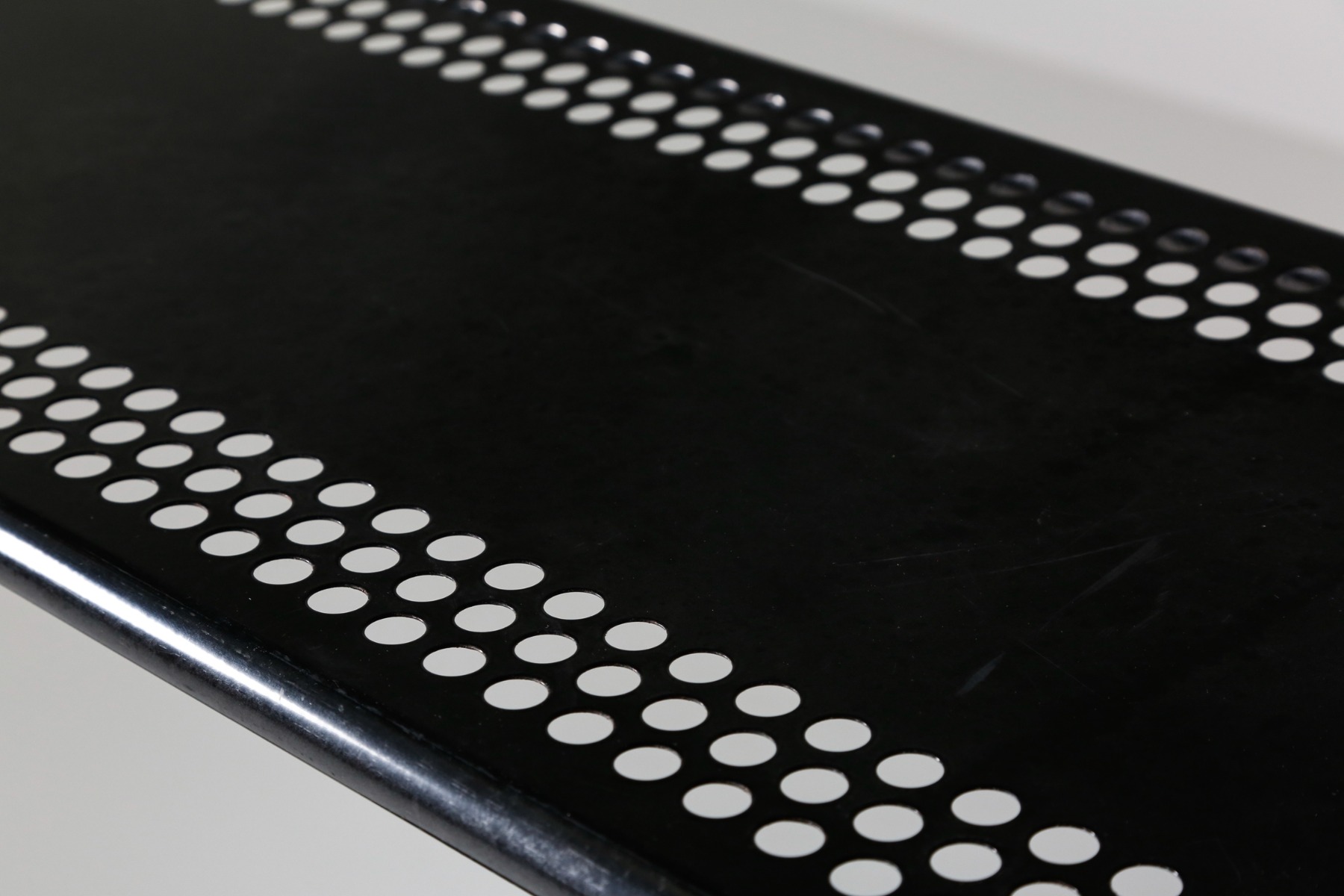 Timeless Italian shelving system Orezero style